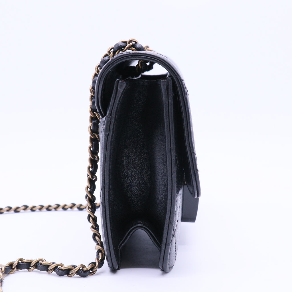 Black Quilted Leather Beauty Lock Flap Bag B12389
