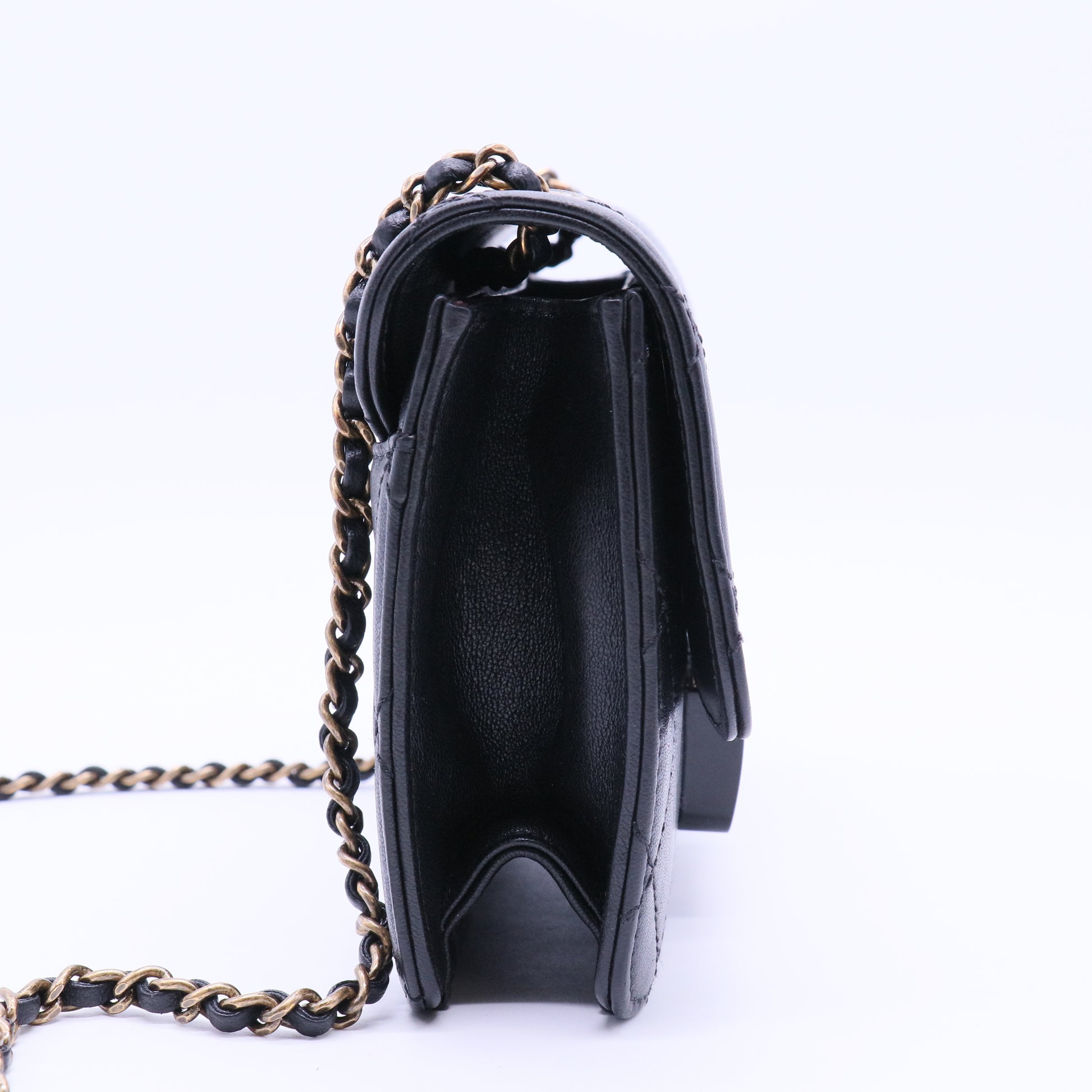 Black Quilted Leather Beauty Lock Flap Bag B12389