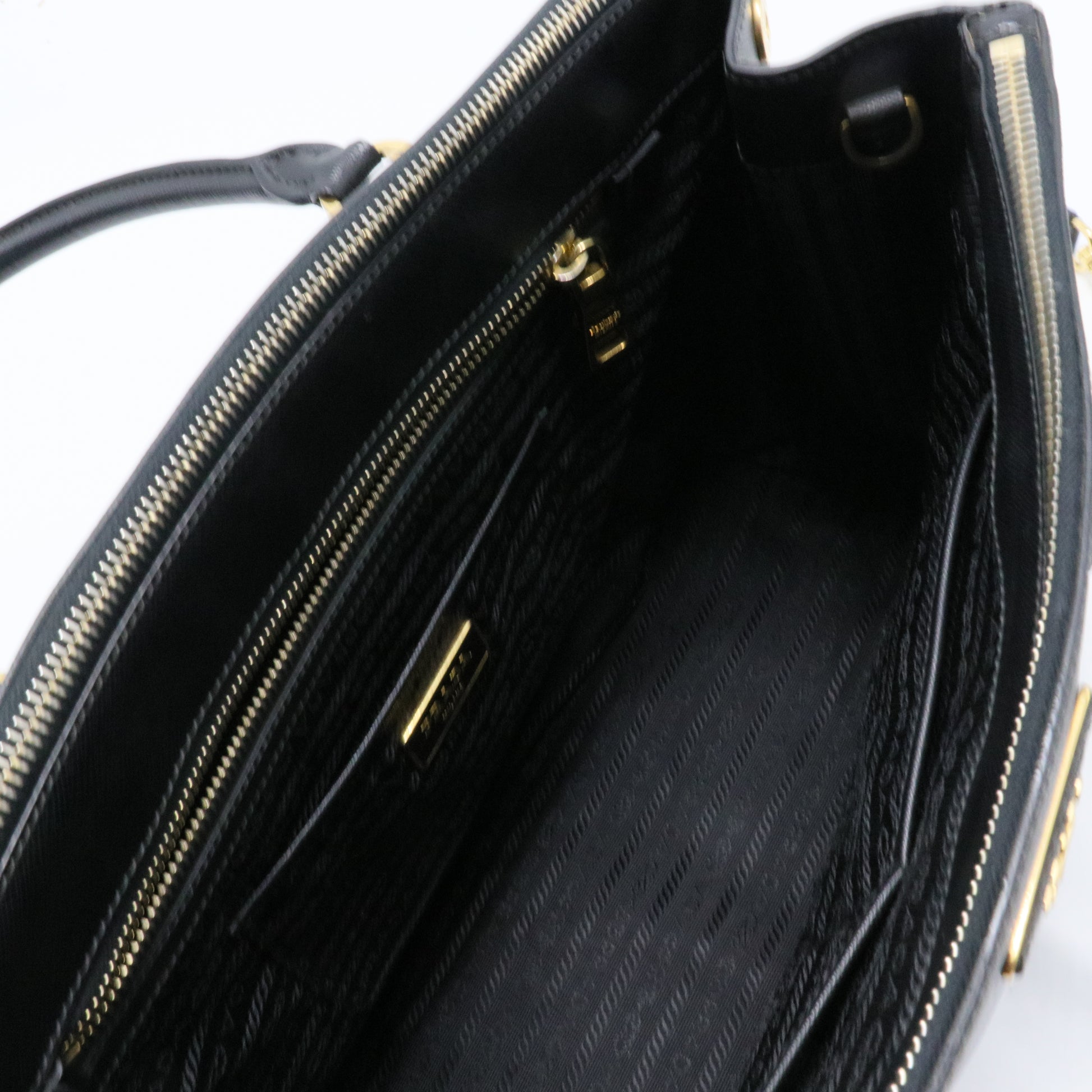 Saffiano Large Galleria Double Zip Tote