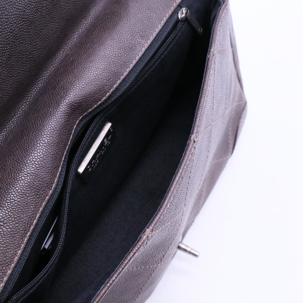 Outdoor Ligne Flap Bag Quilted Caviar B12406