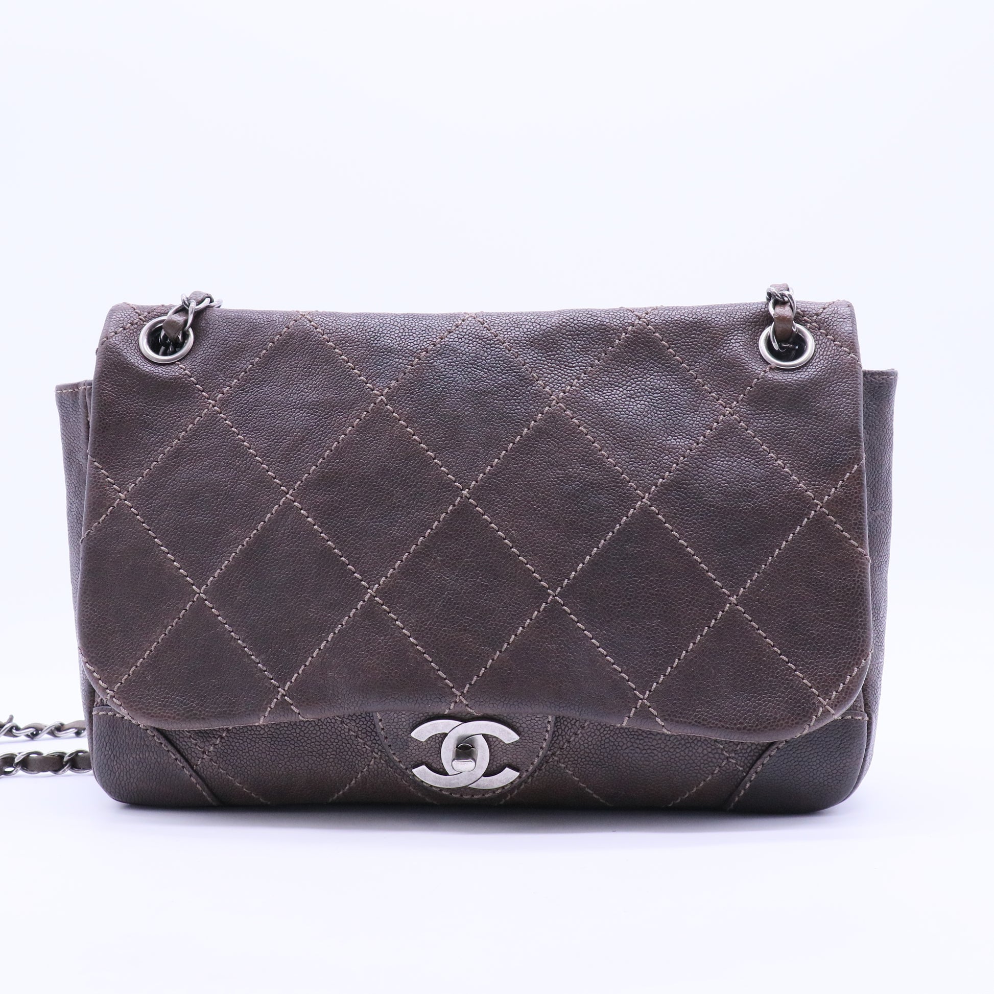 Outdoor Ligne Flap Bag Quilted Caviar B12406