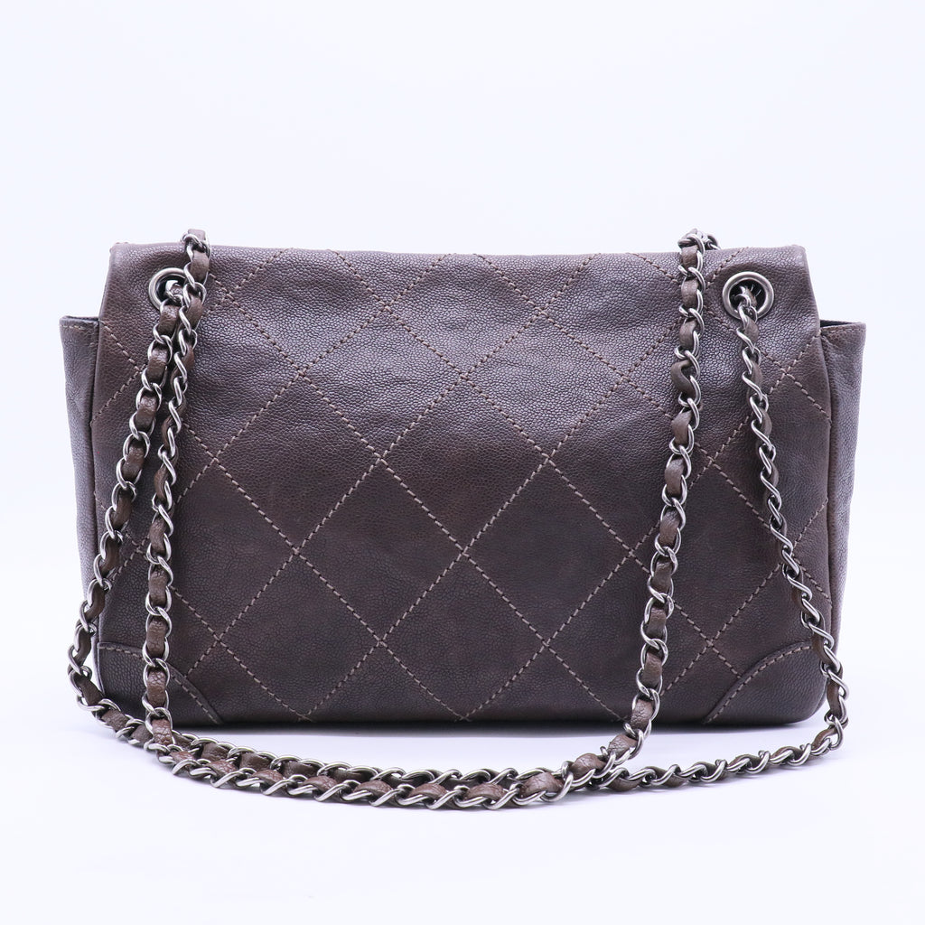Outdoor Ligne Flap Bag Quilted Caviar B12406