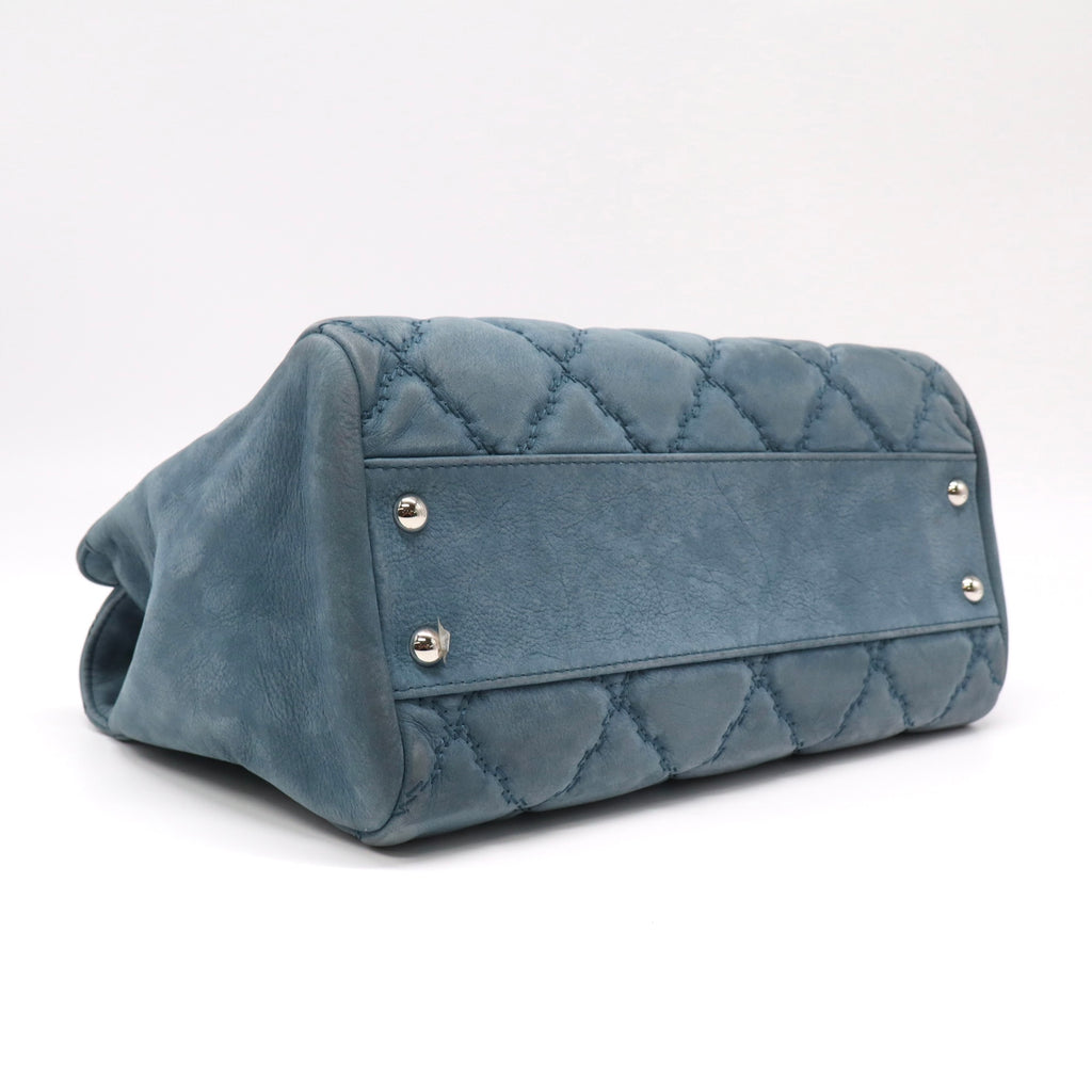 Chanel Jumbo Quilted Lambskin CC Chain Shopping Tote LDZ110