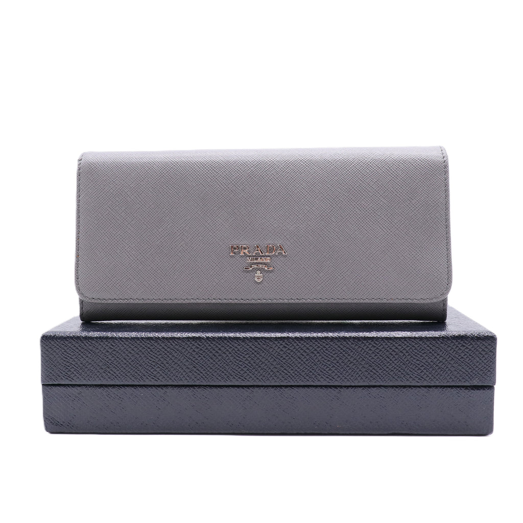 bi-fold long wallet leather