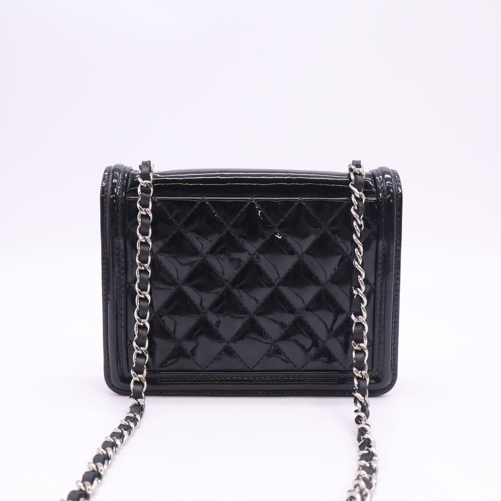 Plexiglass Patent Mini Striped Boy Brick Flap Black White B24347