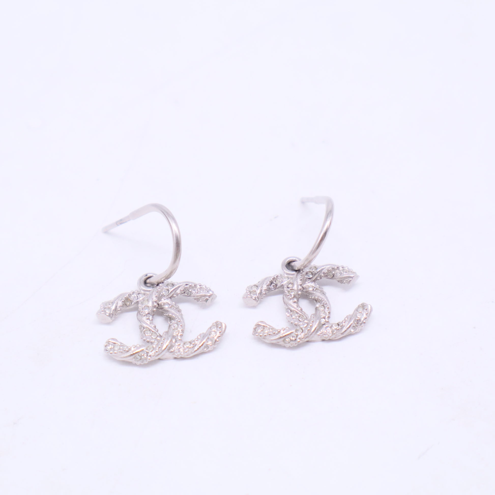 Twisted CC Dangle Earrings Metal with Crystals W20543