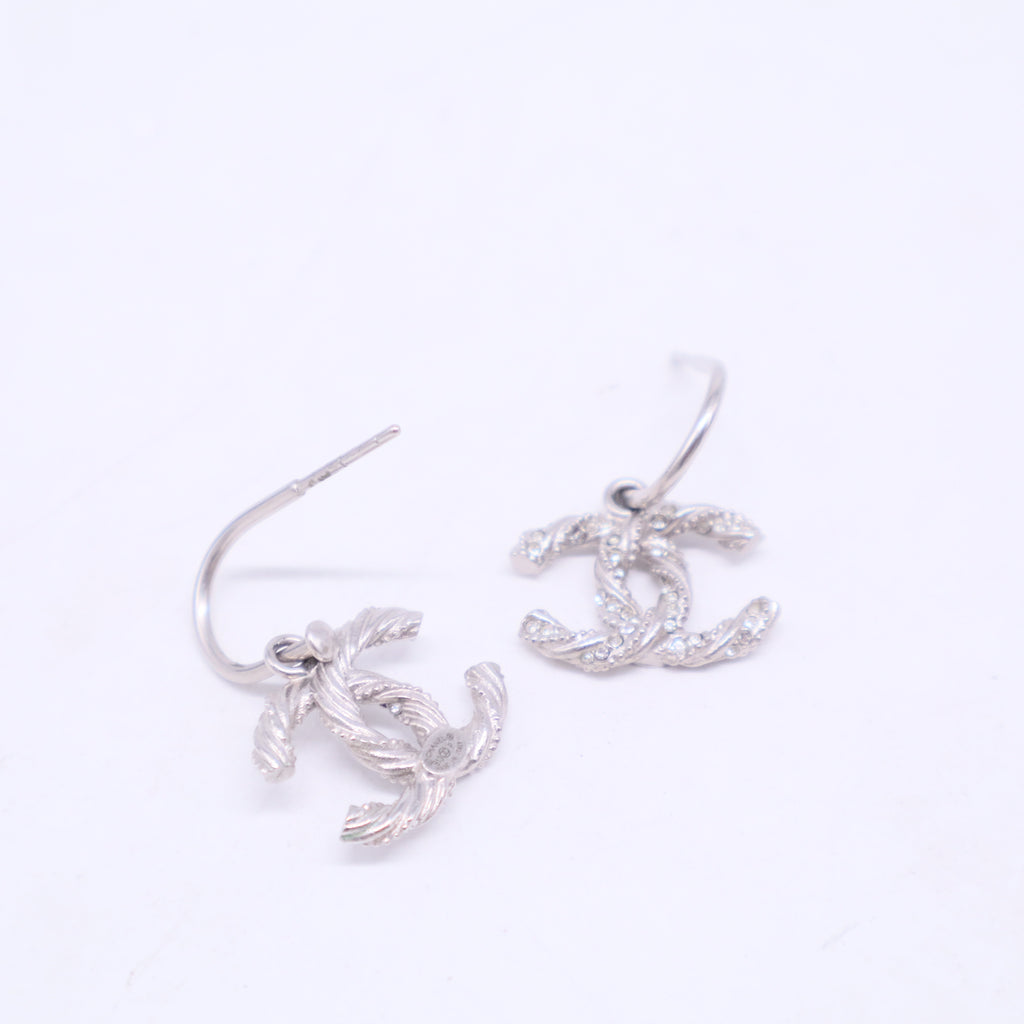 Twisted CC Dangle Earrings Metal with Crystals W20543