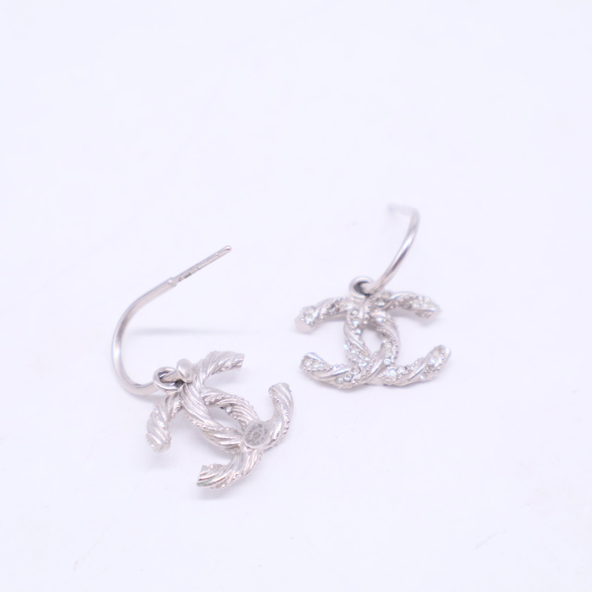 Twisted CC Dangle Earrings Metal with Crystals W20543