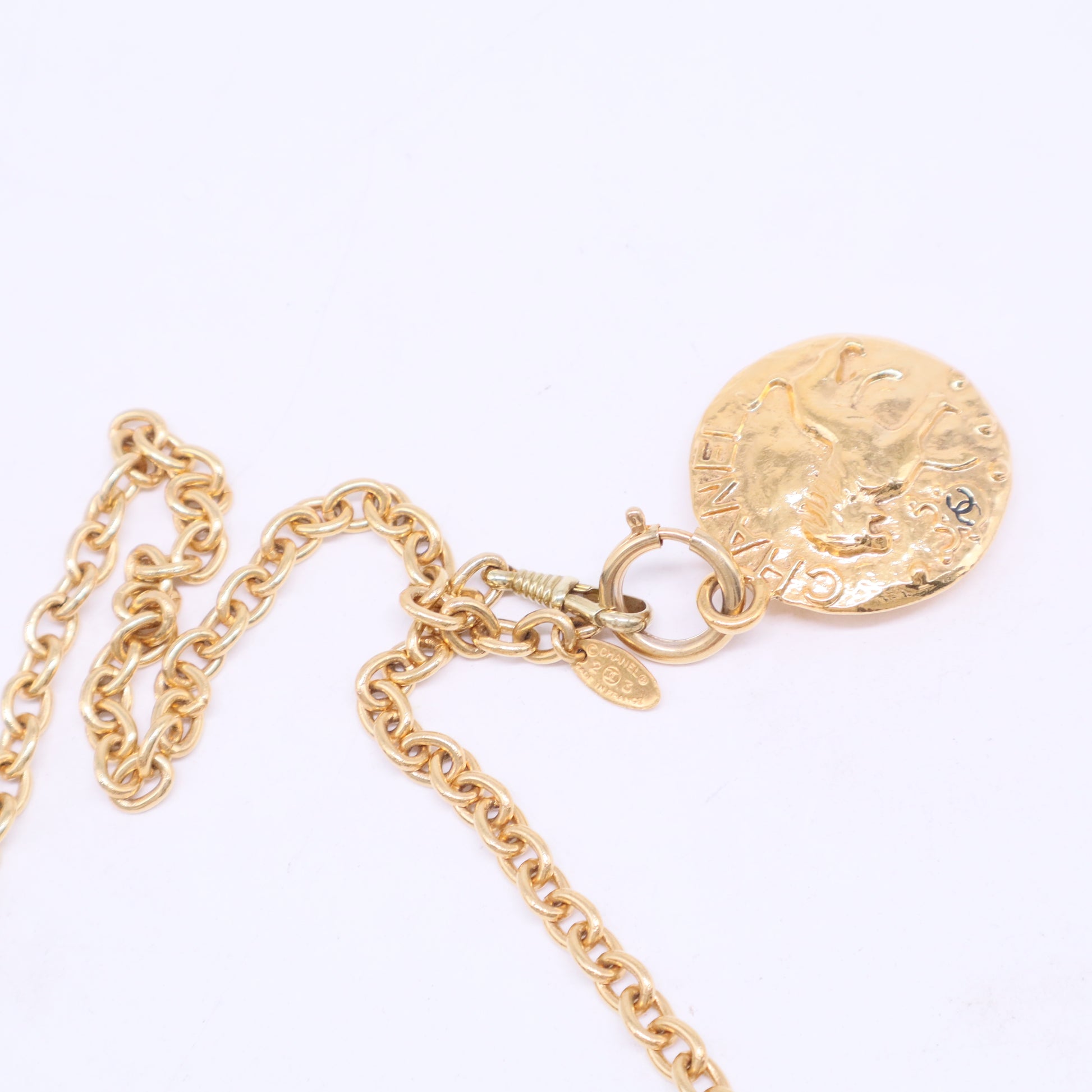 Gold Metal Leo The Lion Coin Necklace W20435