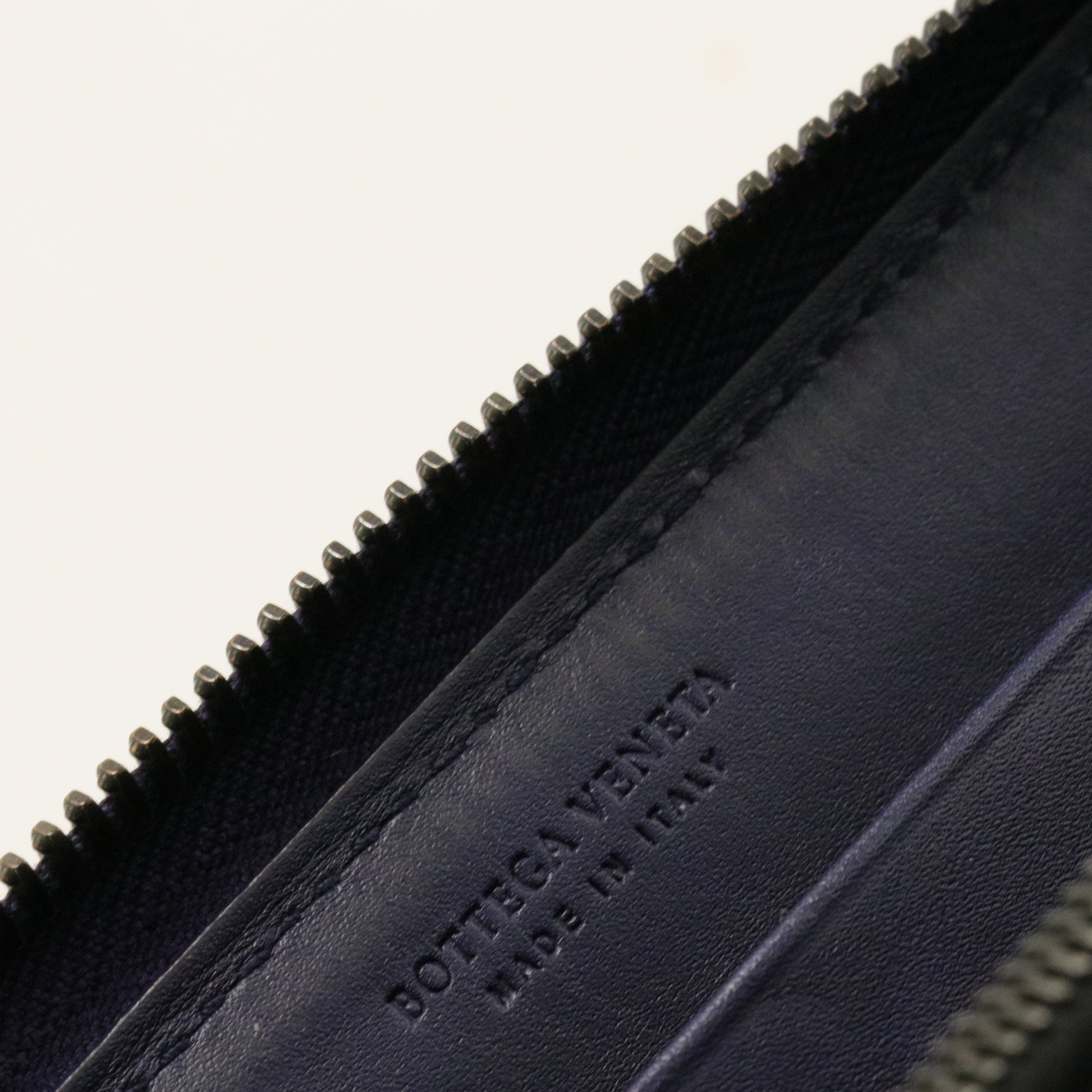 Zip around wallet Navy blue
