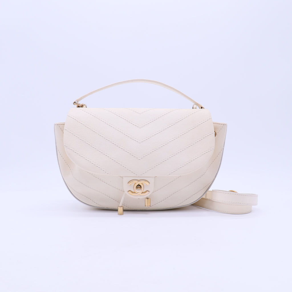Chanel V-stitch Shoulder Bag B21646