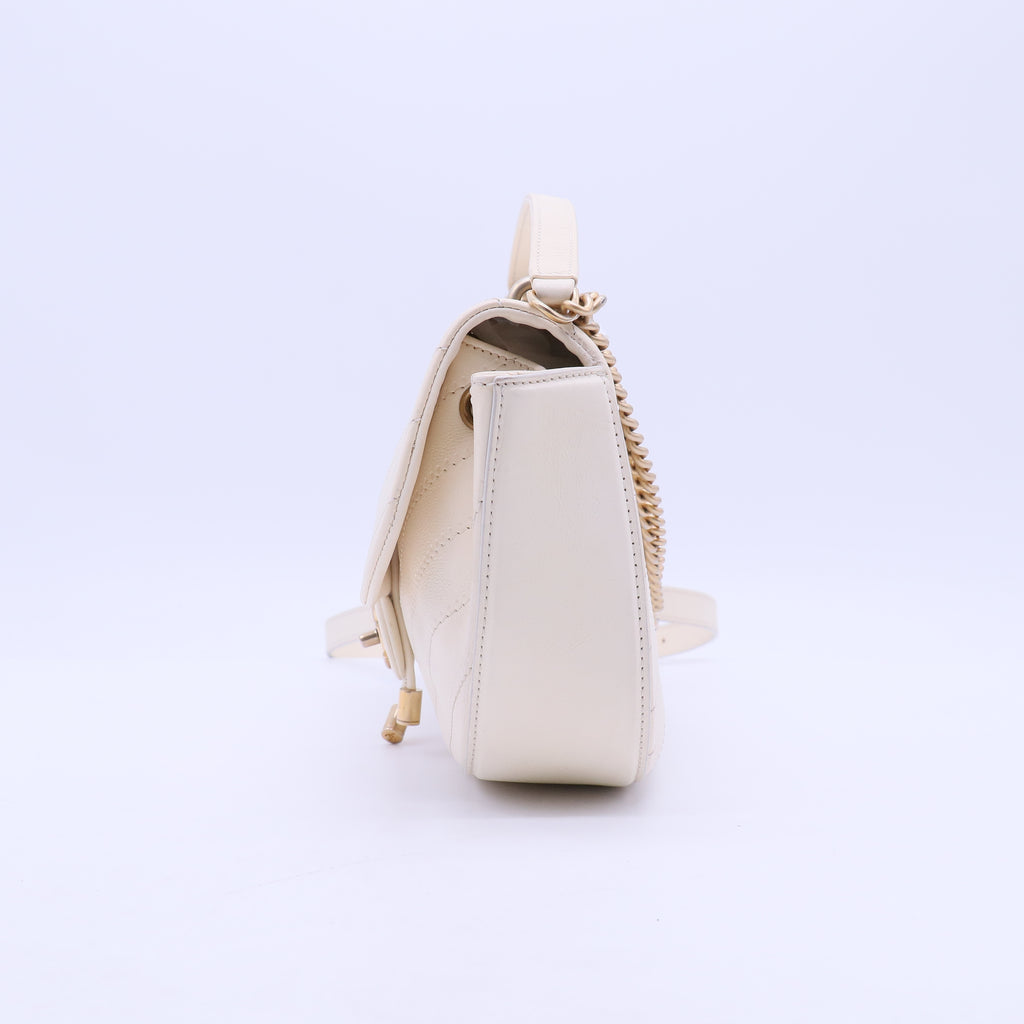 Chanel V-stitch Shoulder Bag B21646
