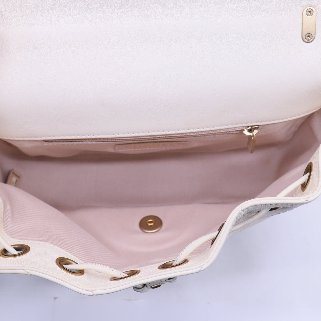 Chanel V-stitch Shoulder Bag B21646