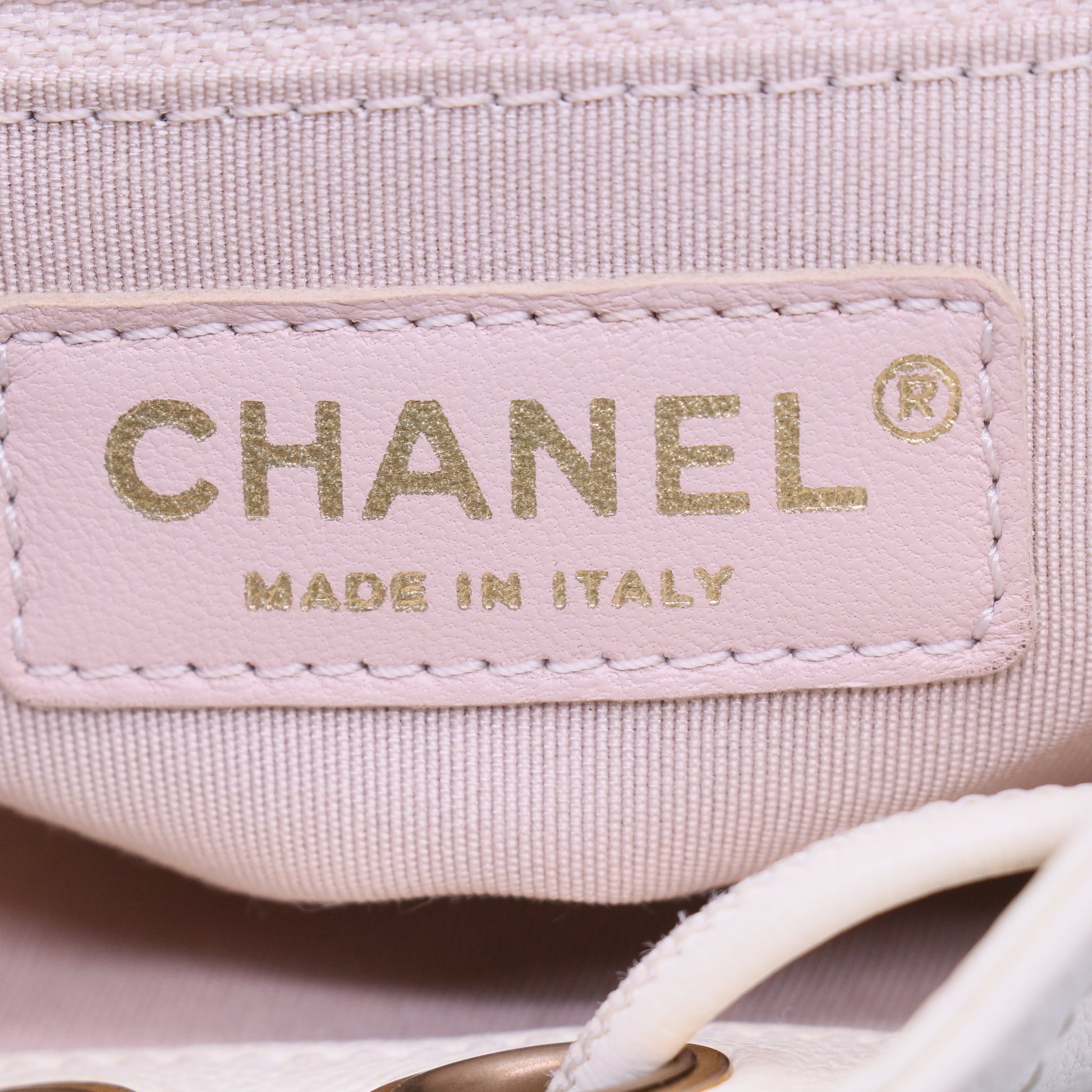 Chanel V-stitch Shoulder Bag B21646