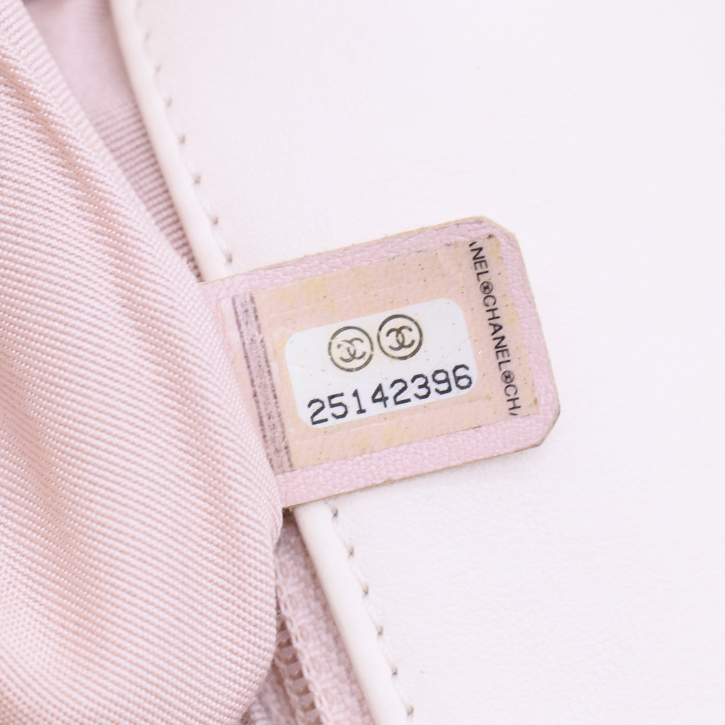 Chanel V-stitch Shoulder Bag B21646