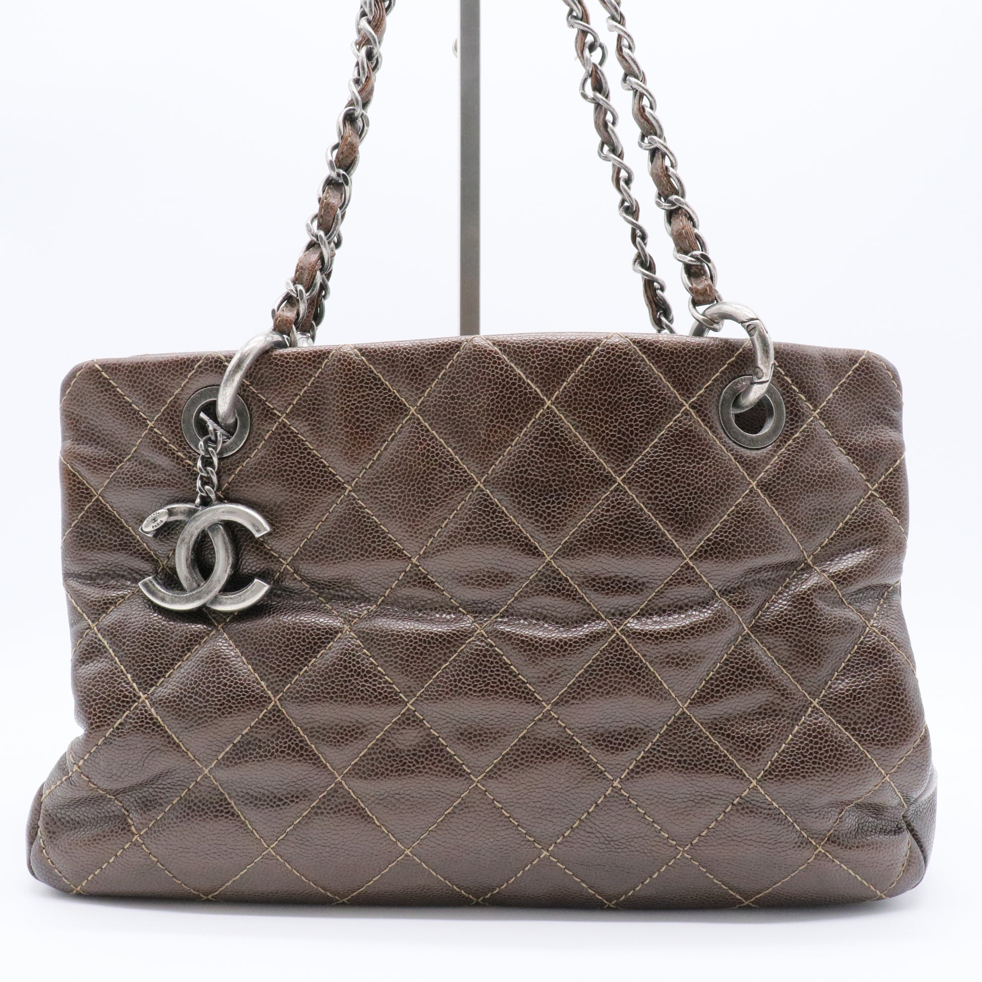 Chic Shopping Tote Quilted Caviar Small