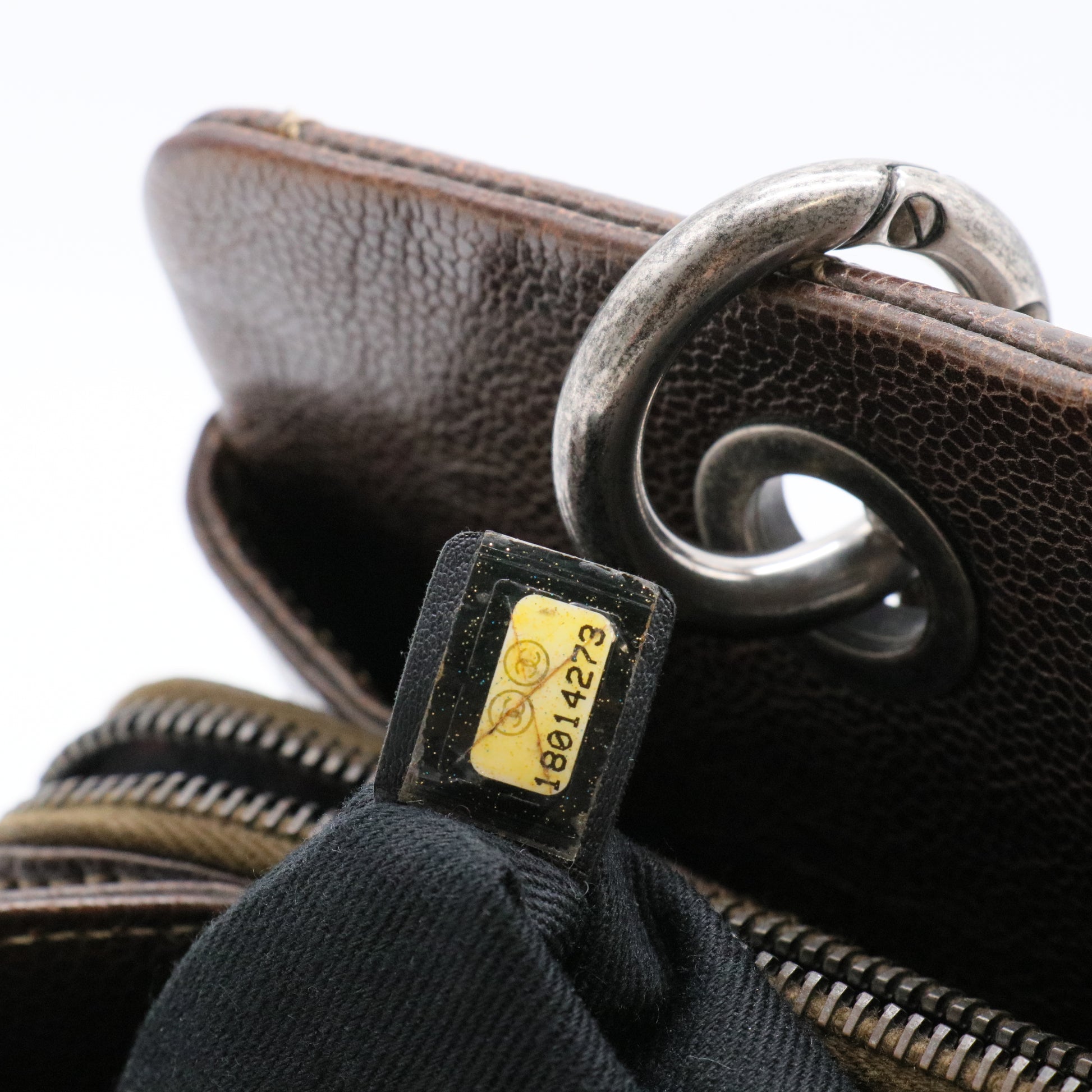 Chic Shopping Tote Quilted Caviar Small