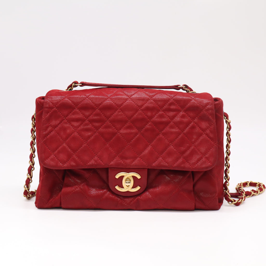 Chanel Red Quilted Iridescent Calfskin Chic Quilt Flap Bag B23001