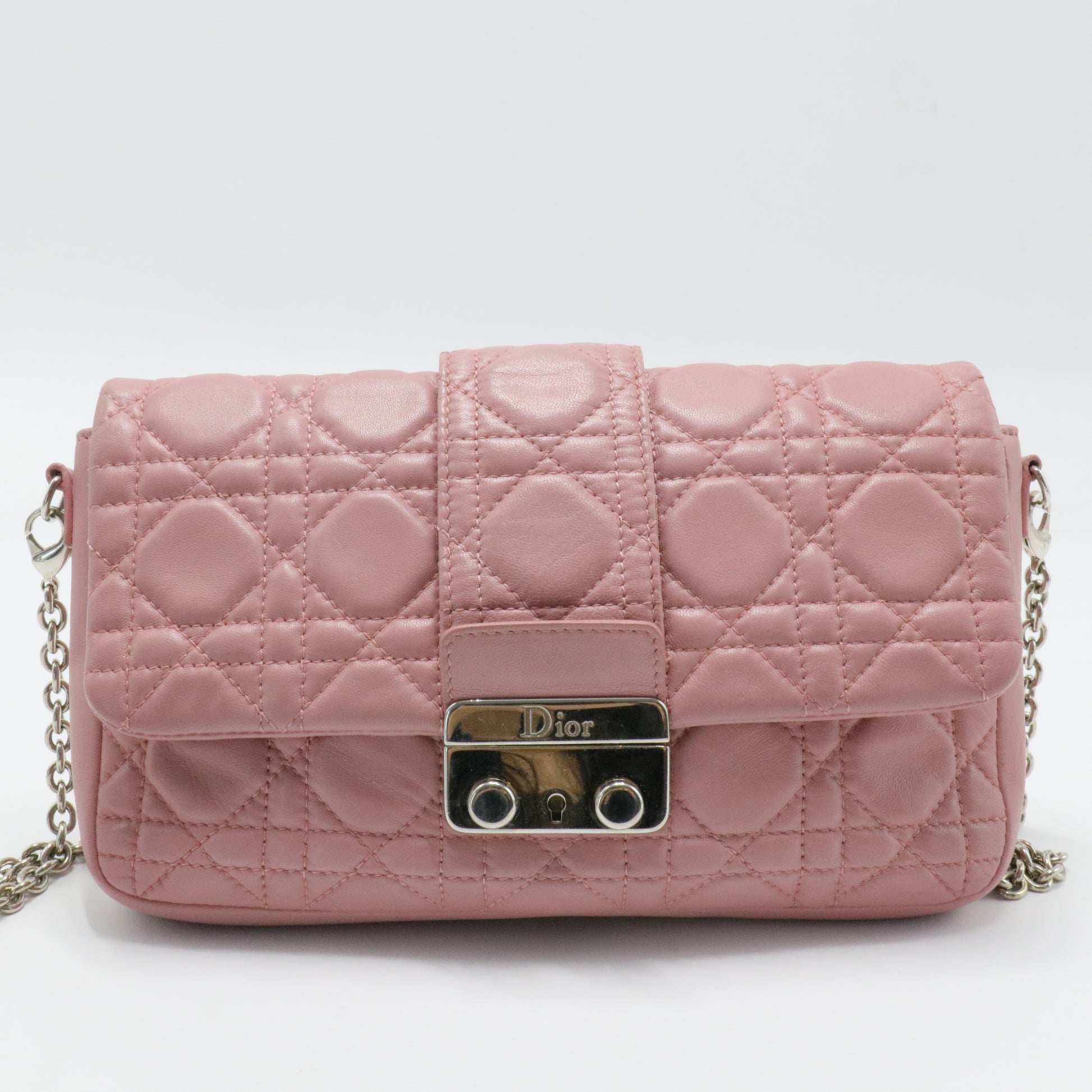 Lambskin Cannage New Lock Pouch Magnolia
