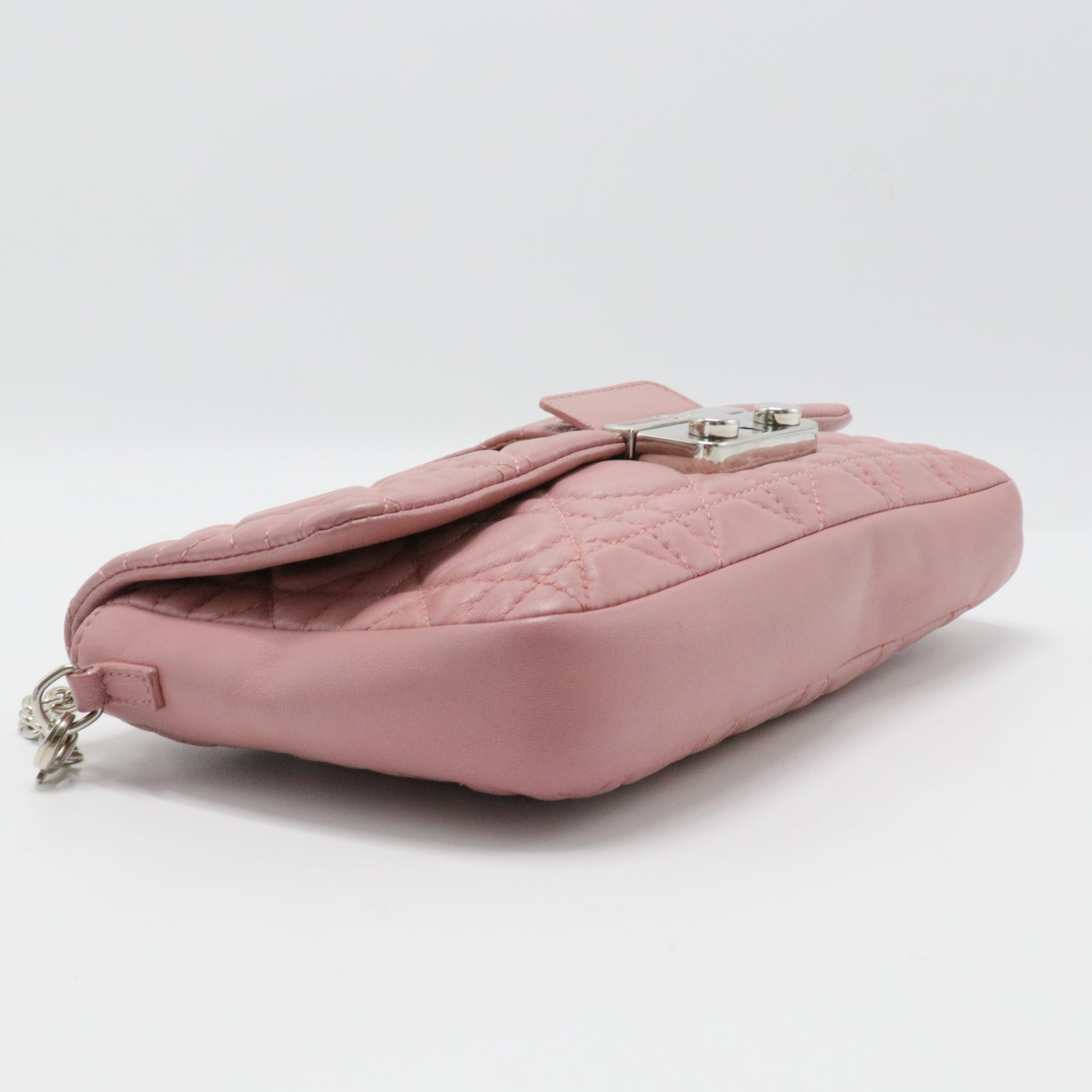Lambskin Cannage New Lock Pouch Magnolia