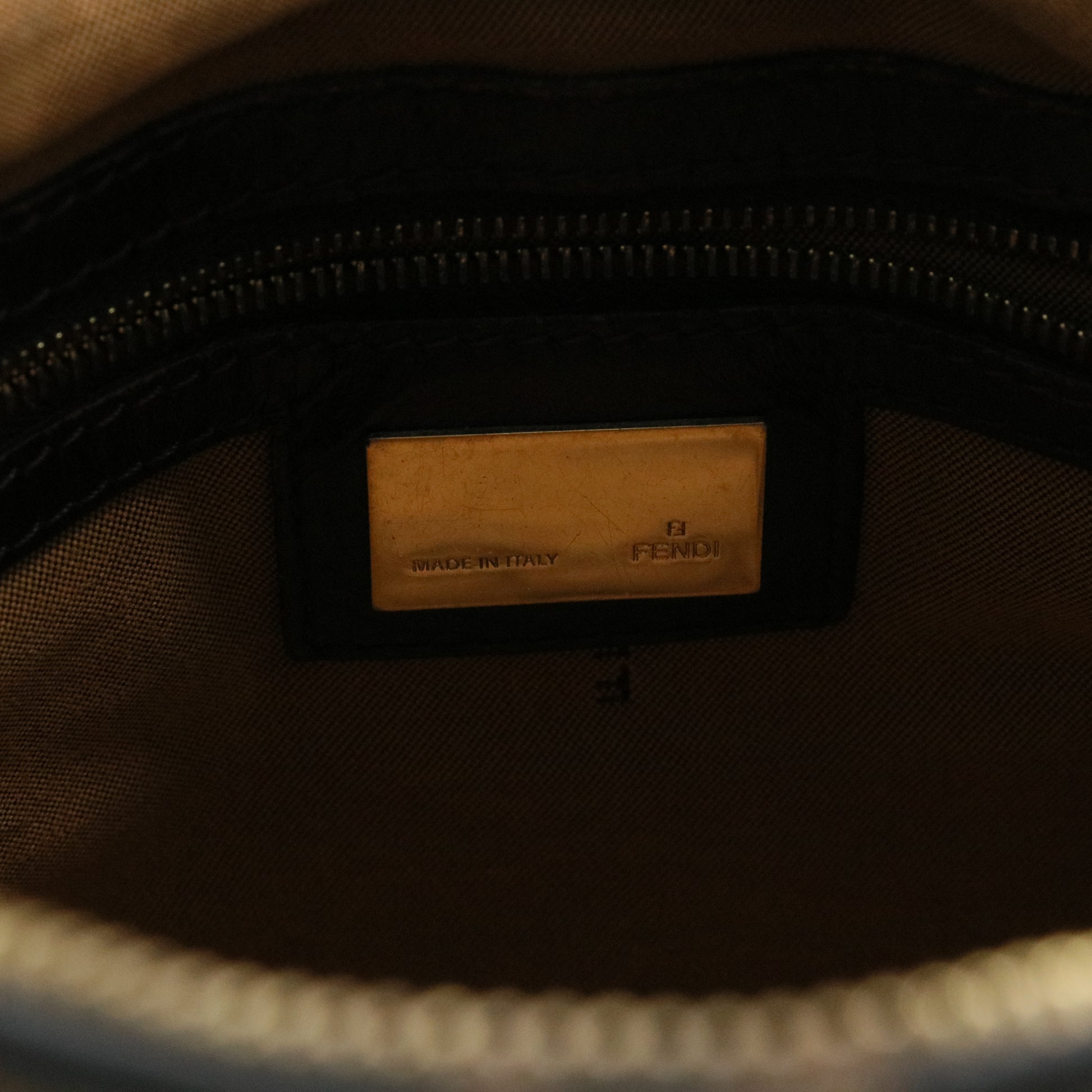 Zucca Cuoio Lucido Chef Hobo Shoulder Bag