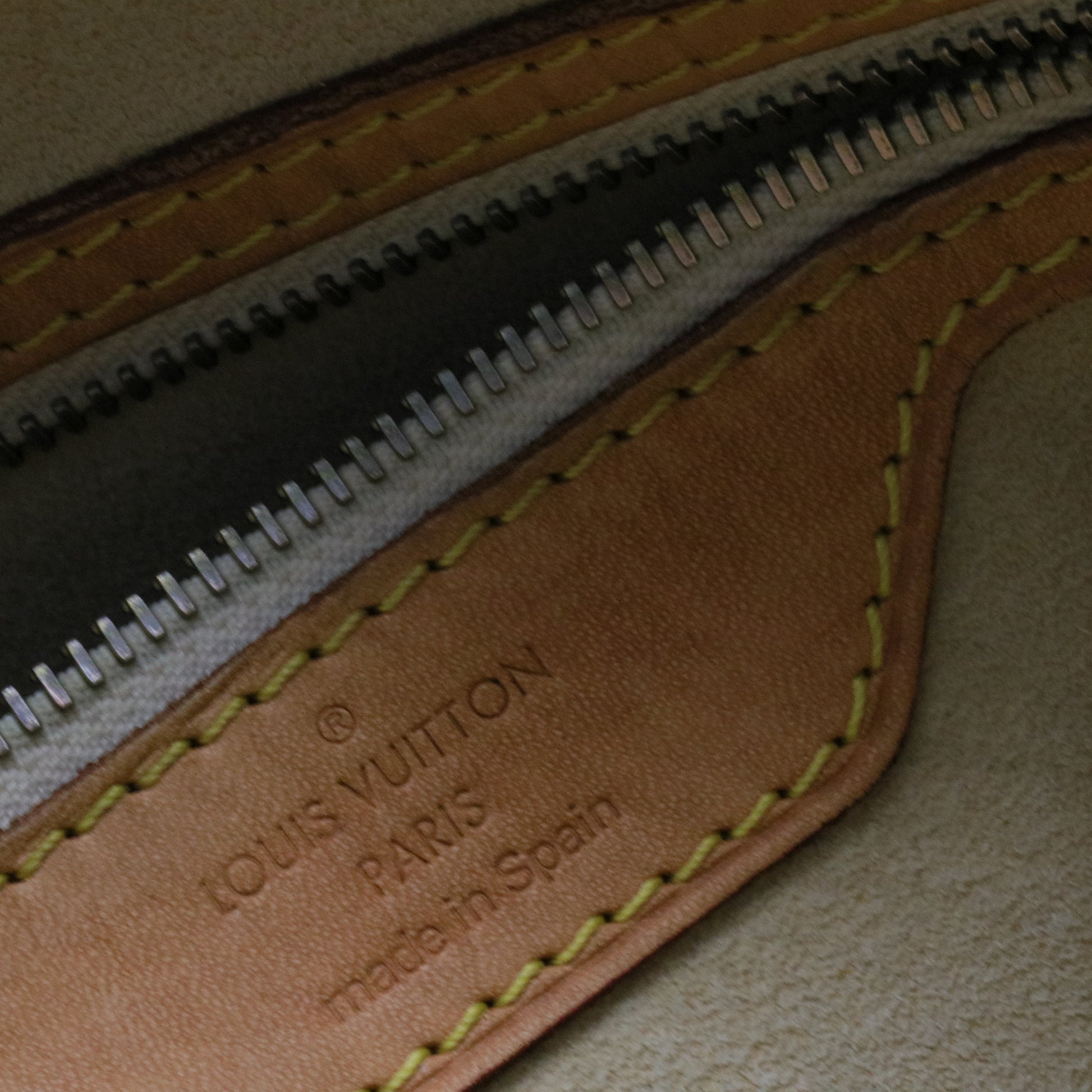 Hampstead Handbag Damier Azur MM