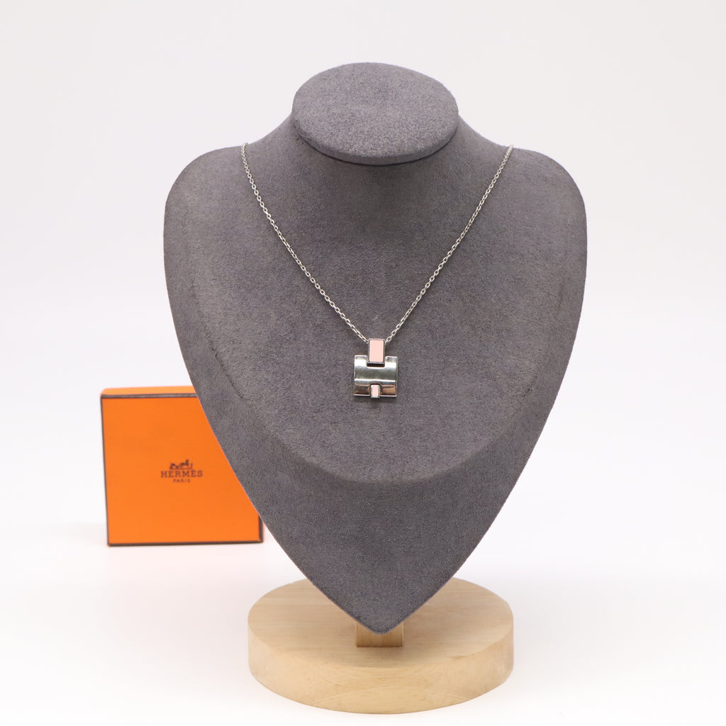 Hermes Eileen Pendant Necklace W22344