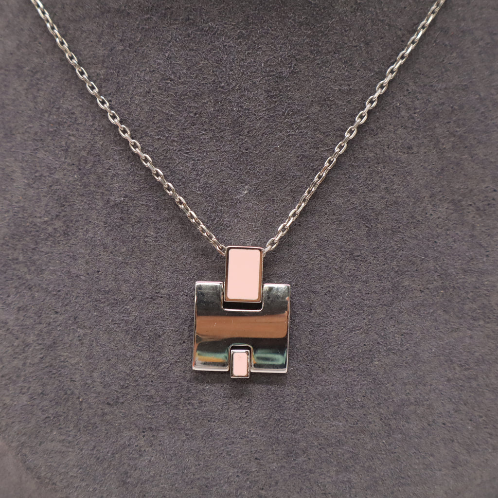 Hermes Eileen Pendant Necklace W22344