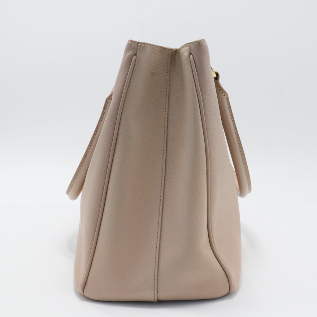 Saffiano Lux Medium Tote Cammeo