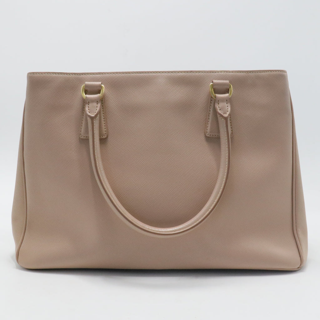 Saffiano Lux Medium Tote Cammeo