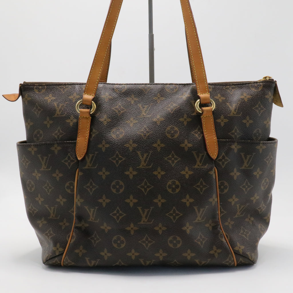 Totally Handbag Monogram Canvas MM