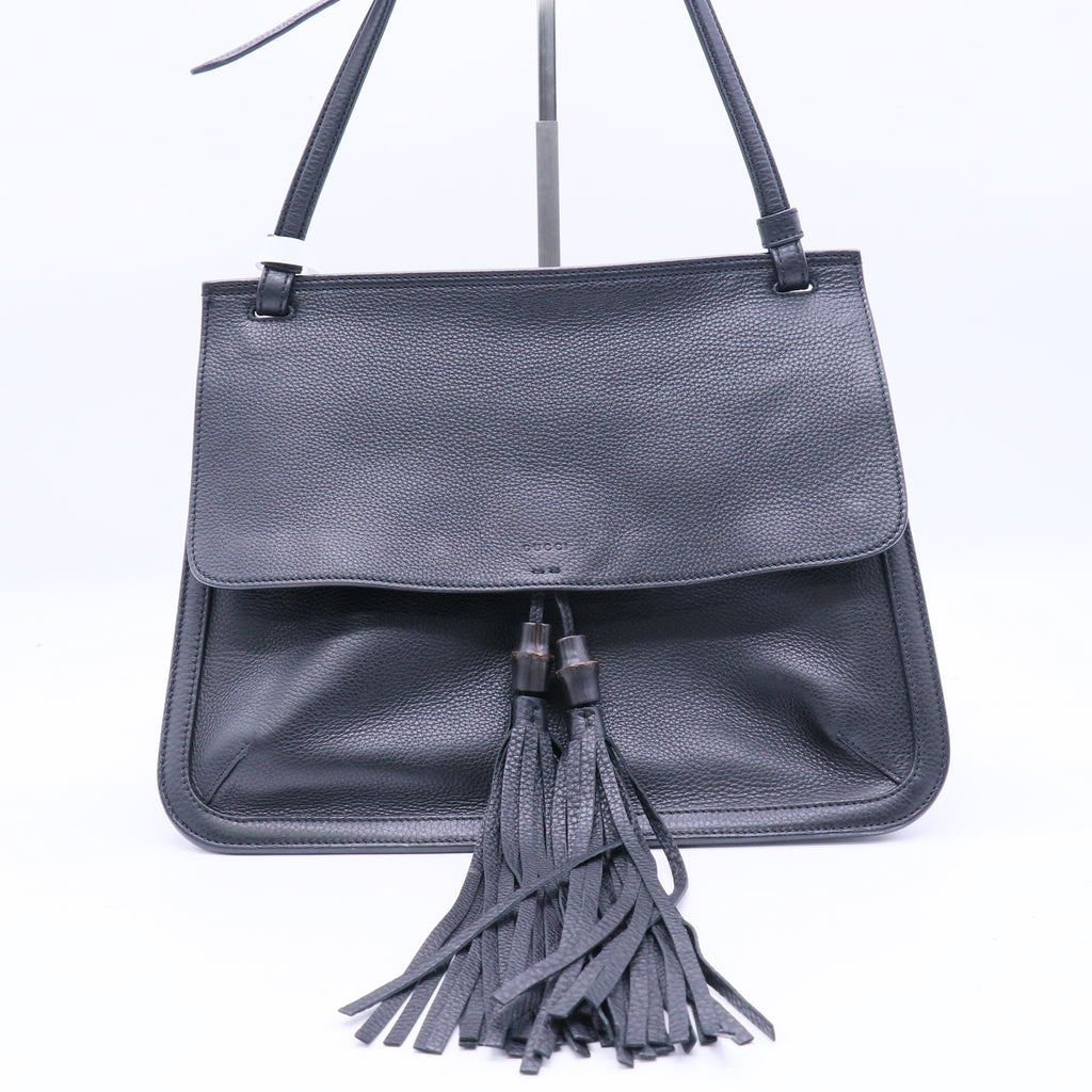 Pebbled Calfskin Medium Bamboo Daily Flap Shoulder Bag Black B21589