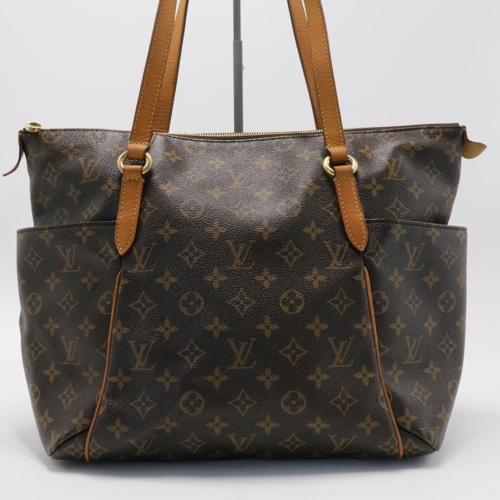 Totally Handbag Monogram Canvas MM
