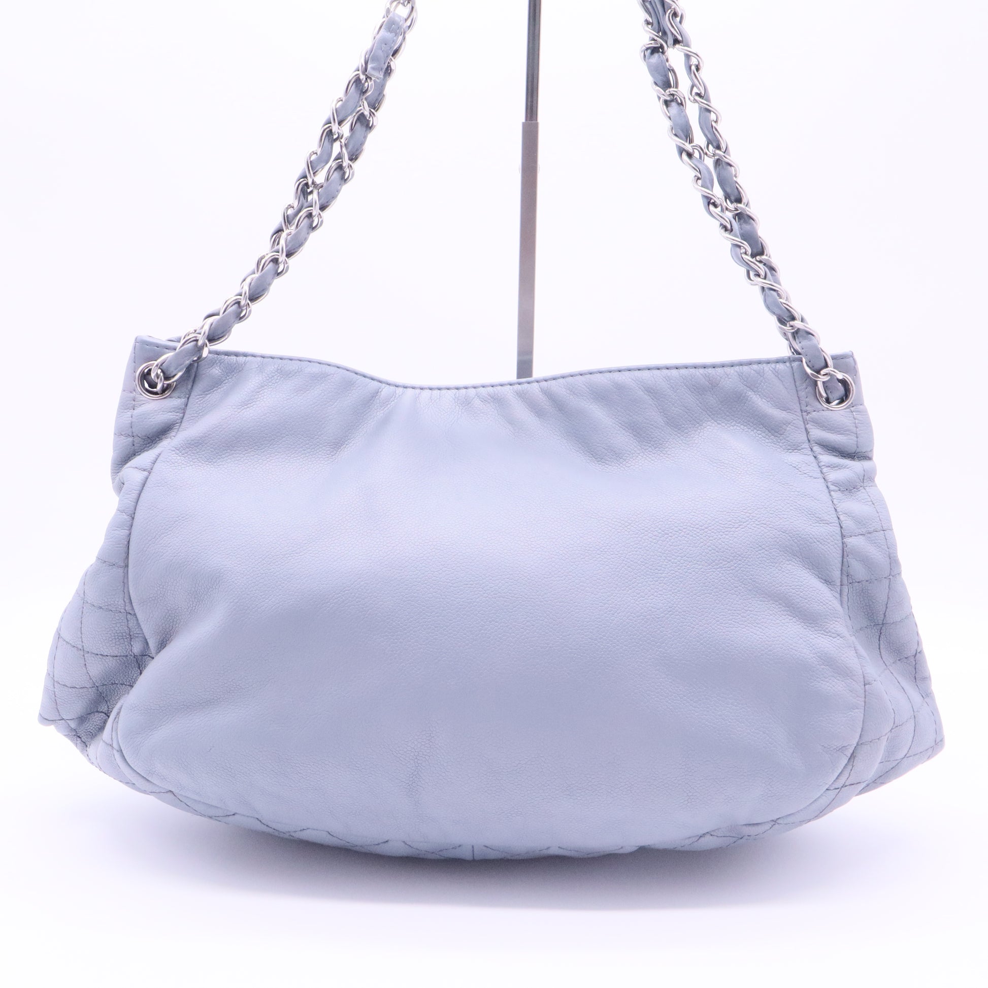 Timeless Half Moon Tote Caviar Large gisel