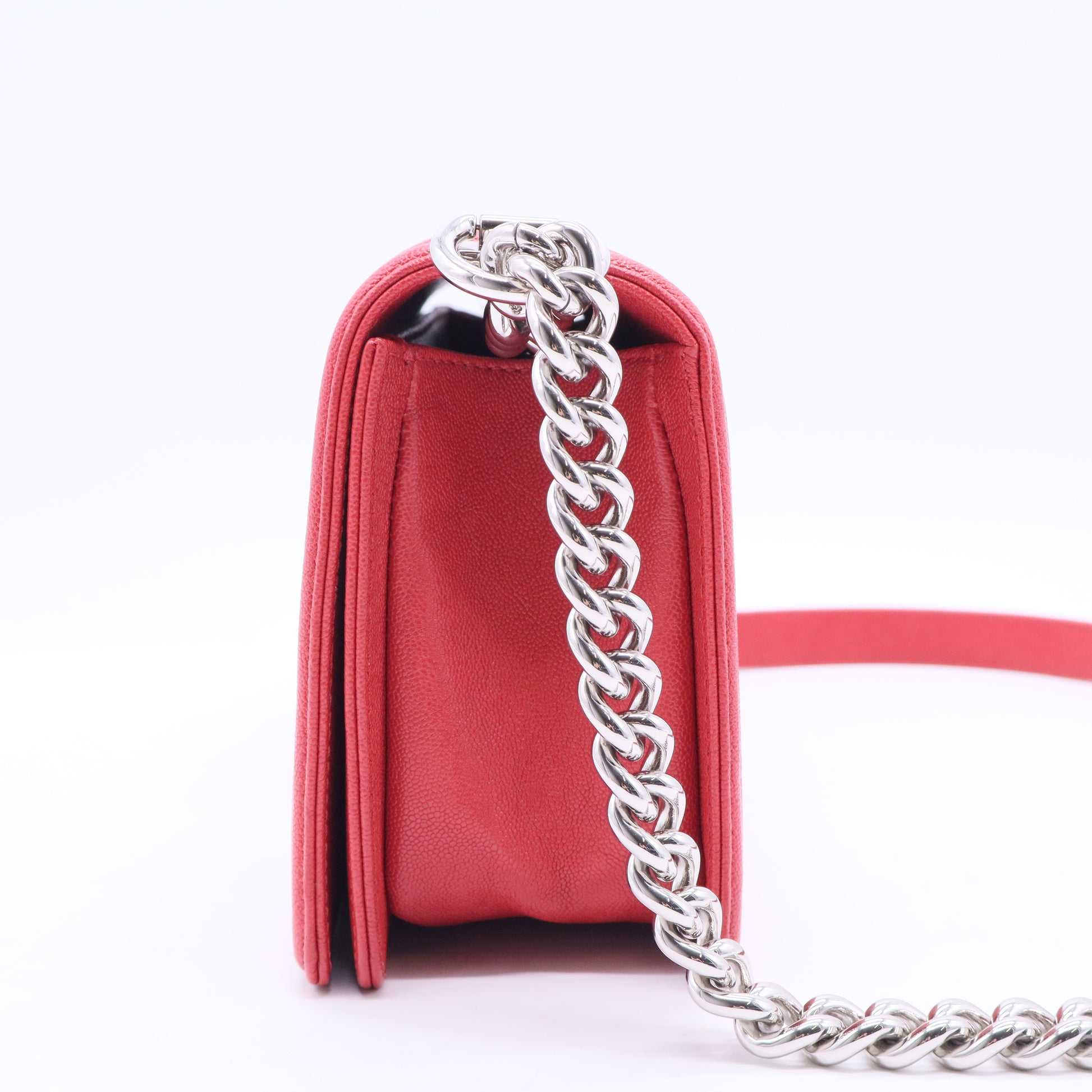 Caviar Quilted Medium Boy Flap Red B12424