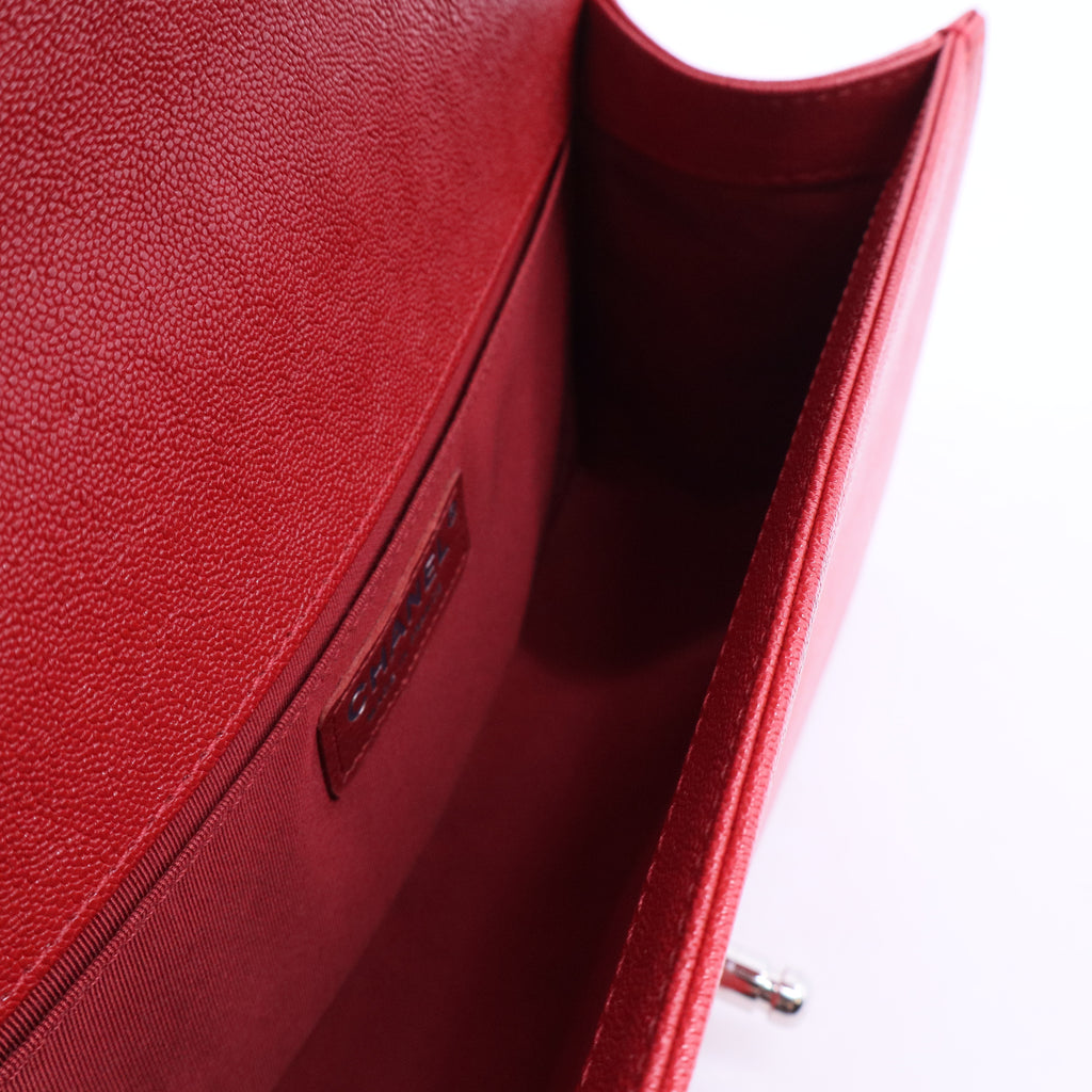 Caviar Quilted Medium Boy Flap Red B12424