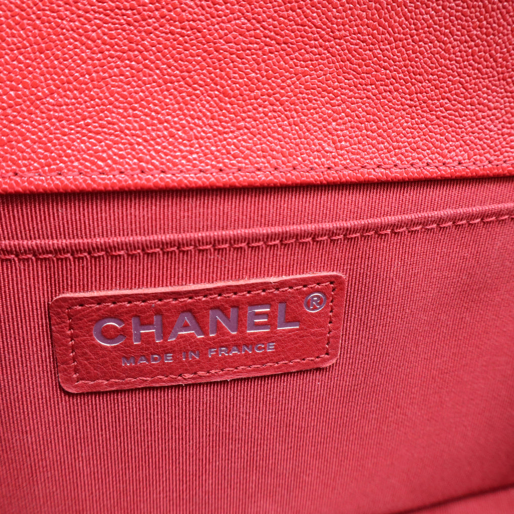 Caviar Quilted Medium Boy Flap Red B12424