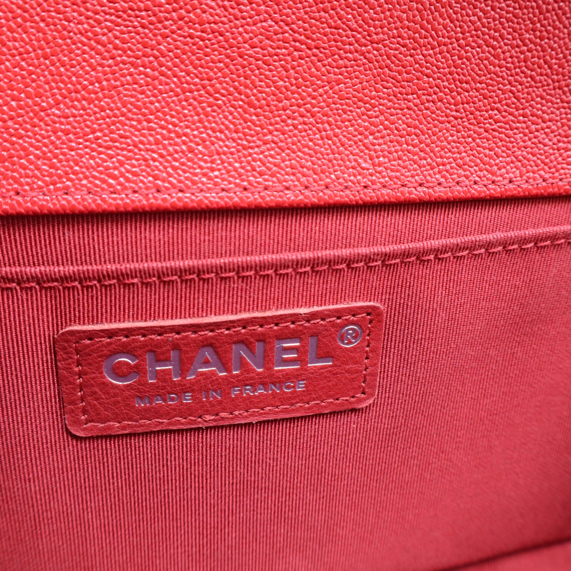 Caviar Quilted Medium Boy Flap Red B12424