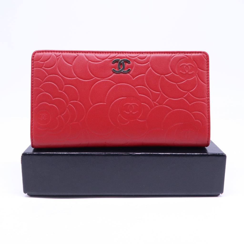 Lambskin Camellia Embossed Yen Wallet Dark Red W20976