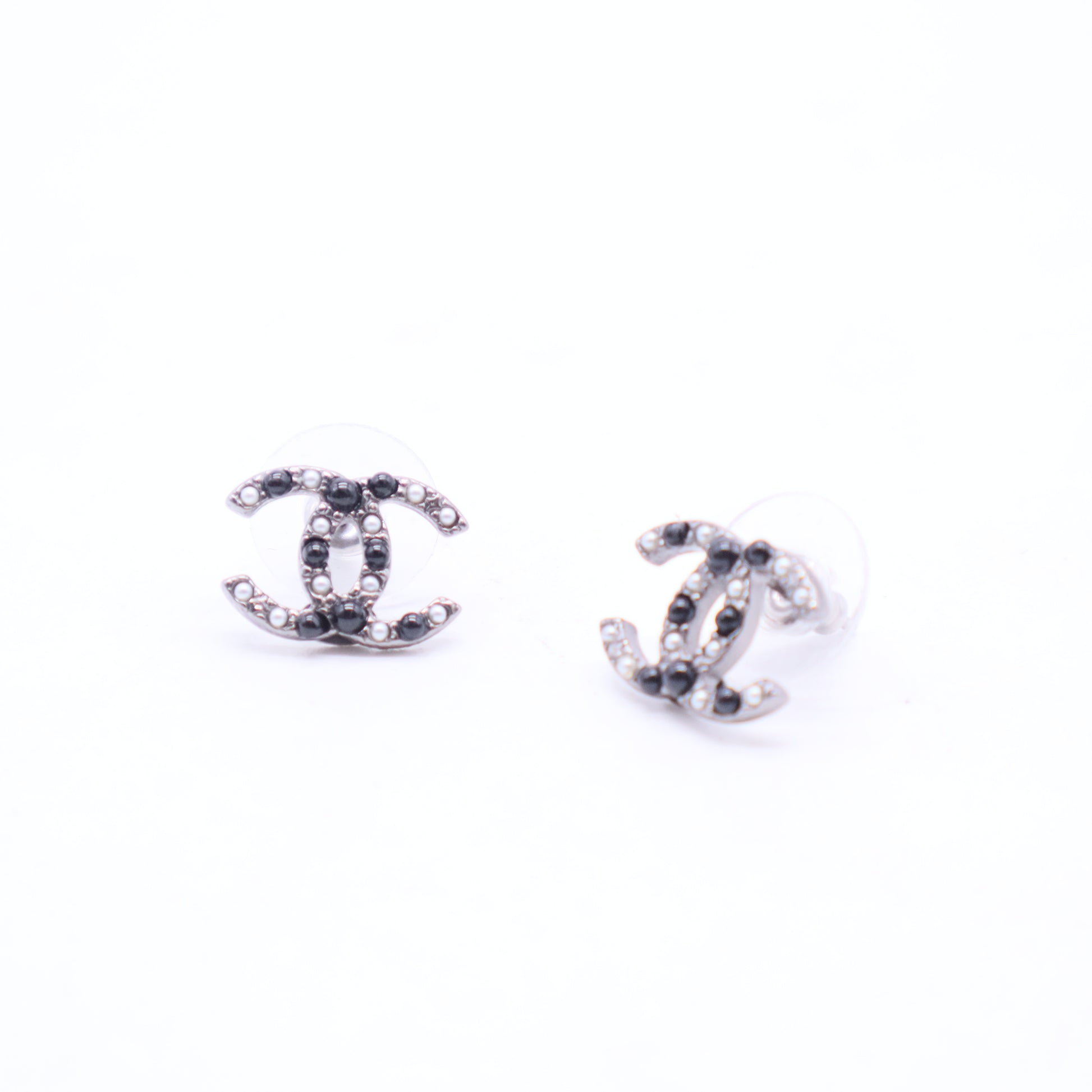 Gunmetal Tone Black & Grey Beaded CC Stud Earrings W20110