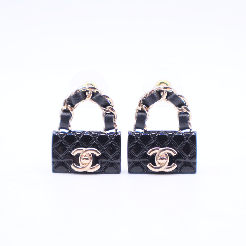2023 Leather & Resin CC Quilted Flap Purse Drop W20099