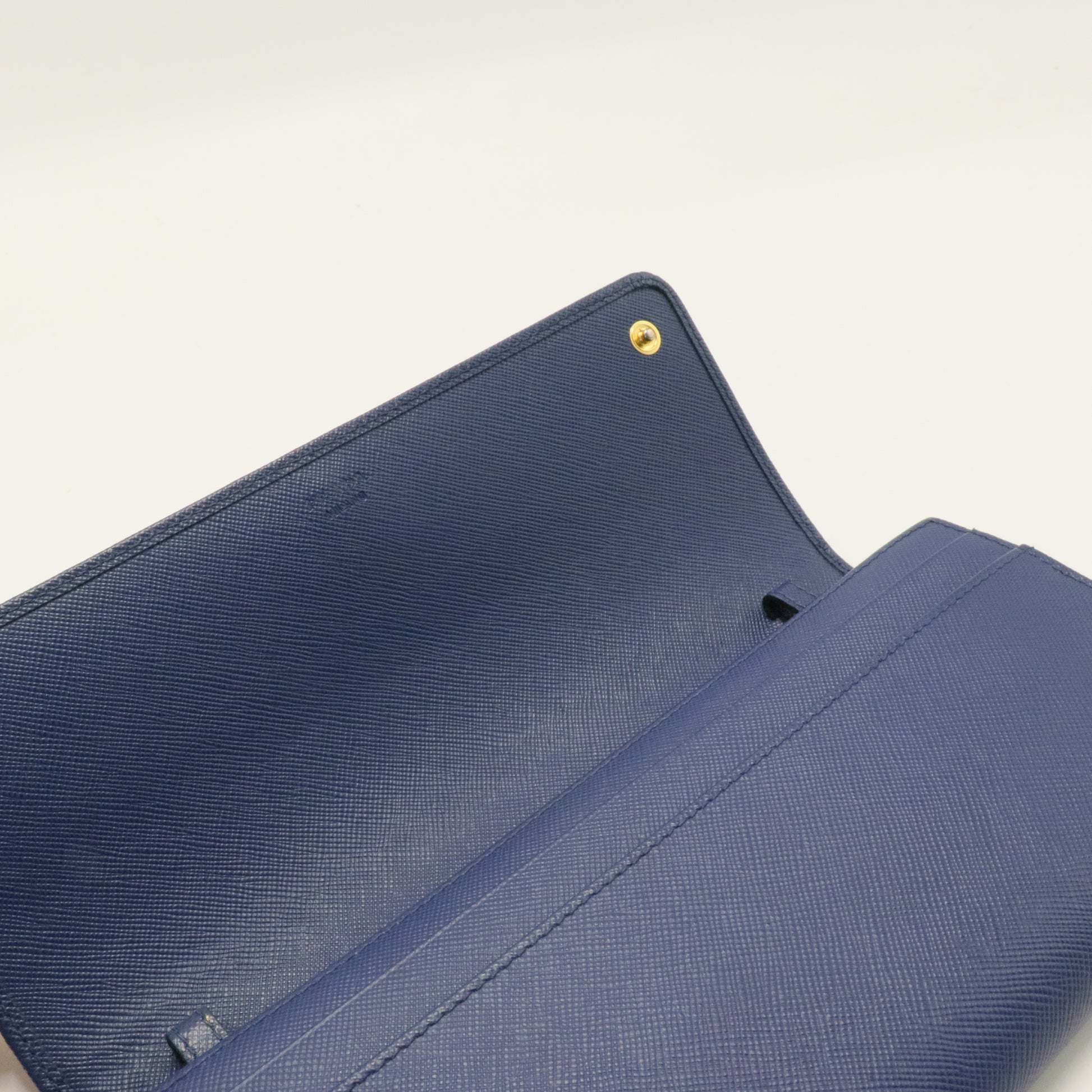 Wallet on Chain Saffiano Leather