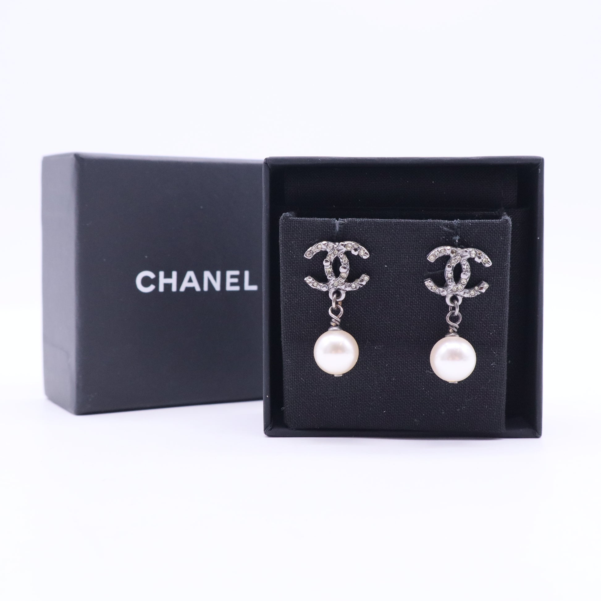 Pearl Double C Earrings W20103