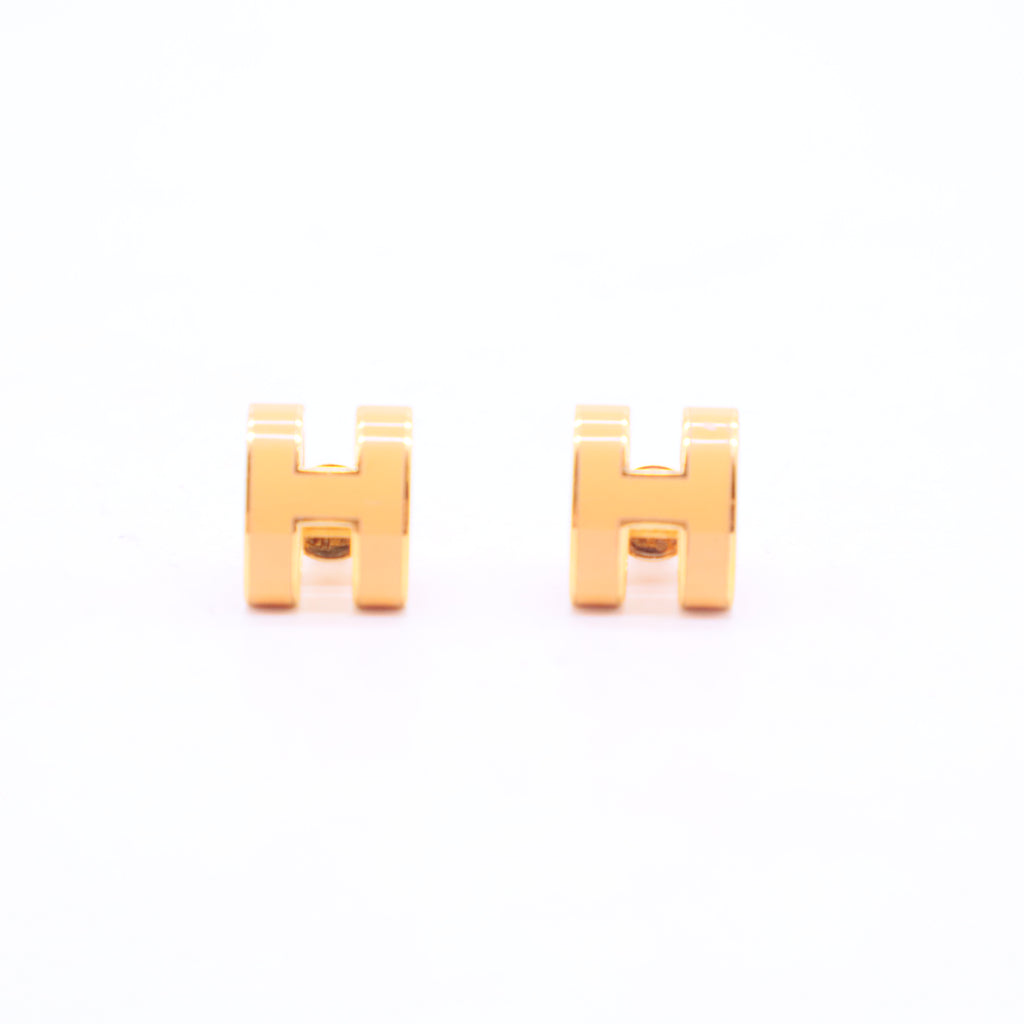 Gold Lacquered Mini Pop H Earrings White W20085