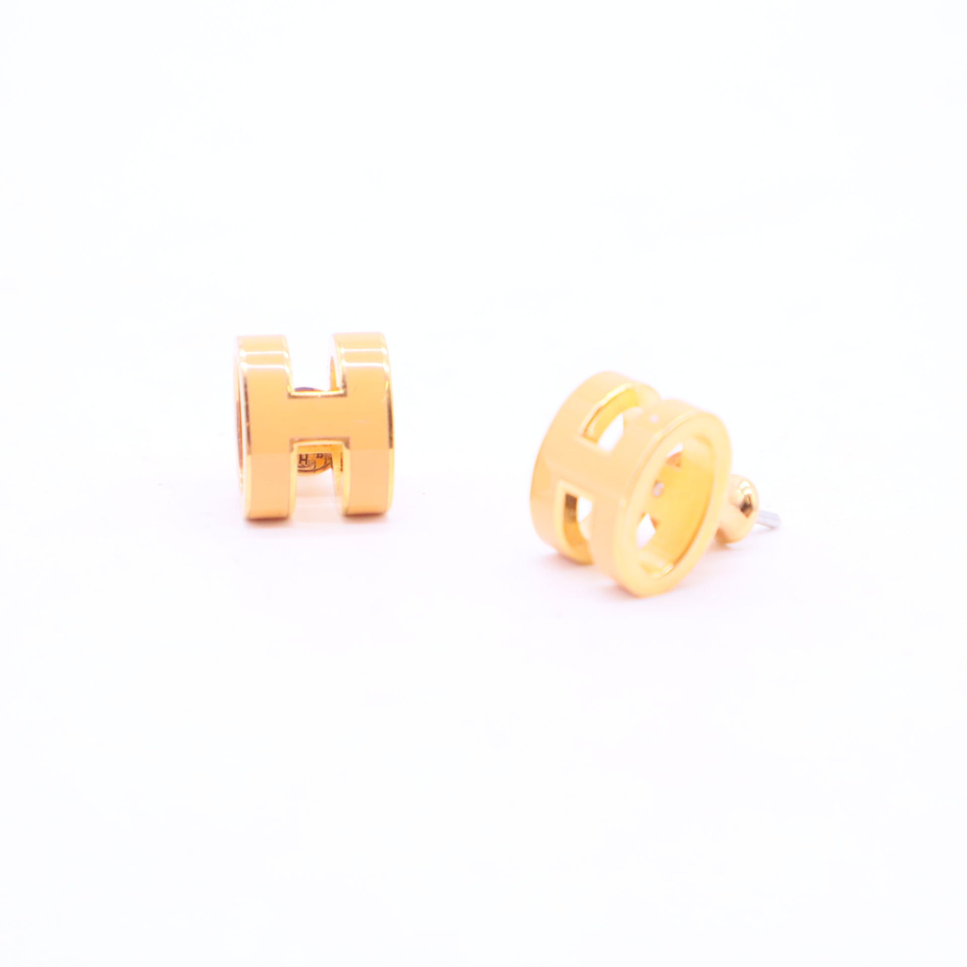 Gold Lacquered Mini Pop H Earrings White W20085