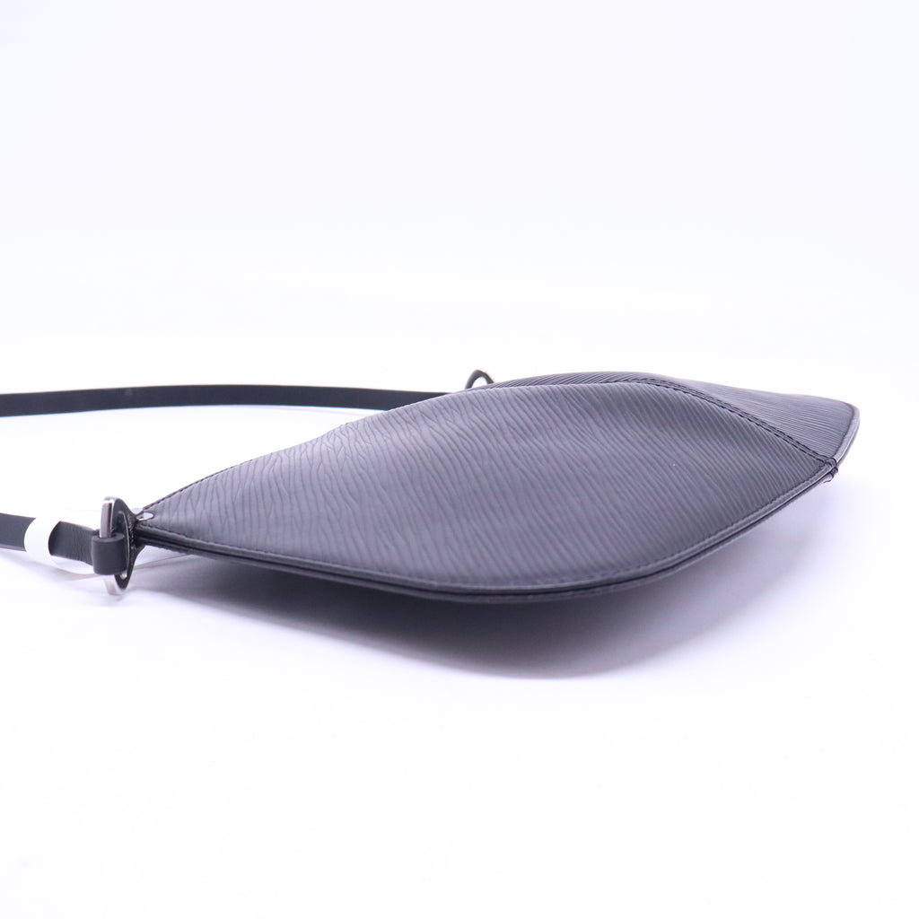 Epi Leather Demi-Lune Vintage B21665