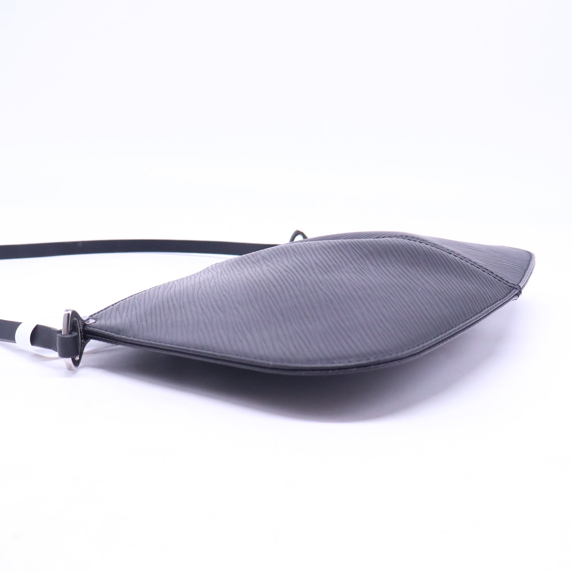 Epi Leather Demi-Lune Vintage B21665