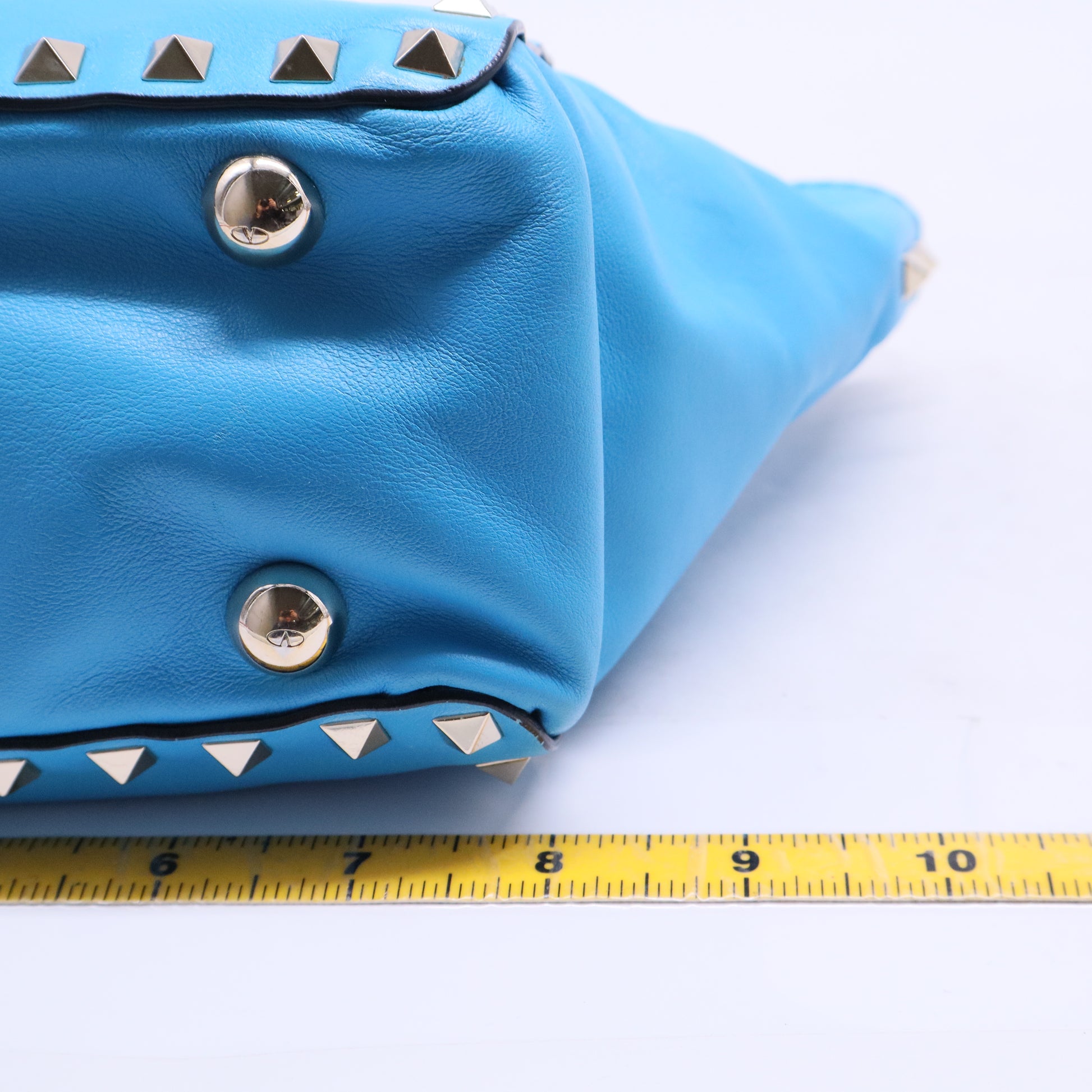 Rockstud Tote B20548