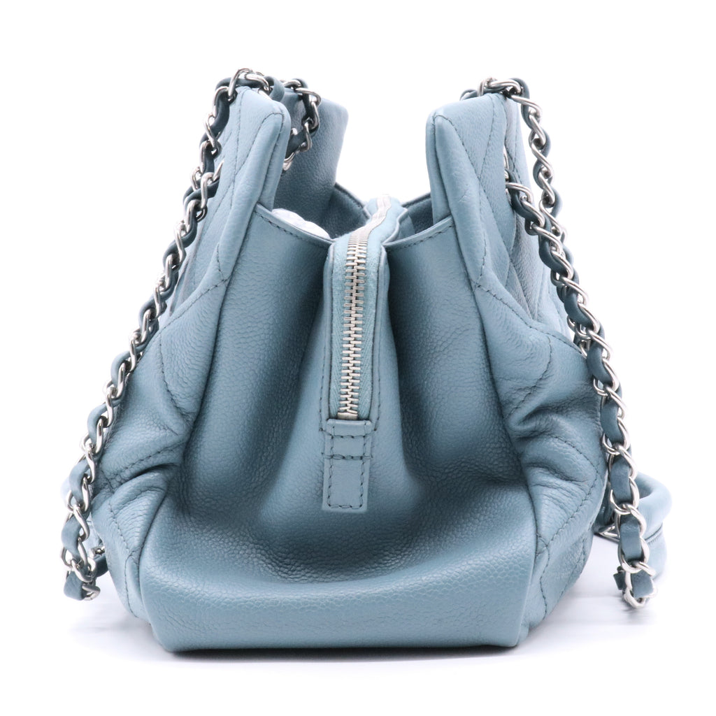 Timeless CC Shopping Tote Quilted Caviar Medium