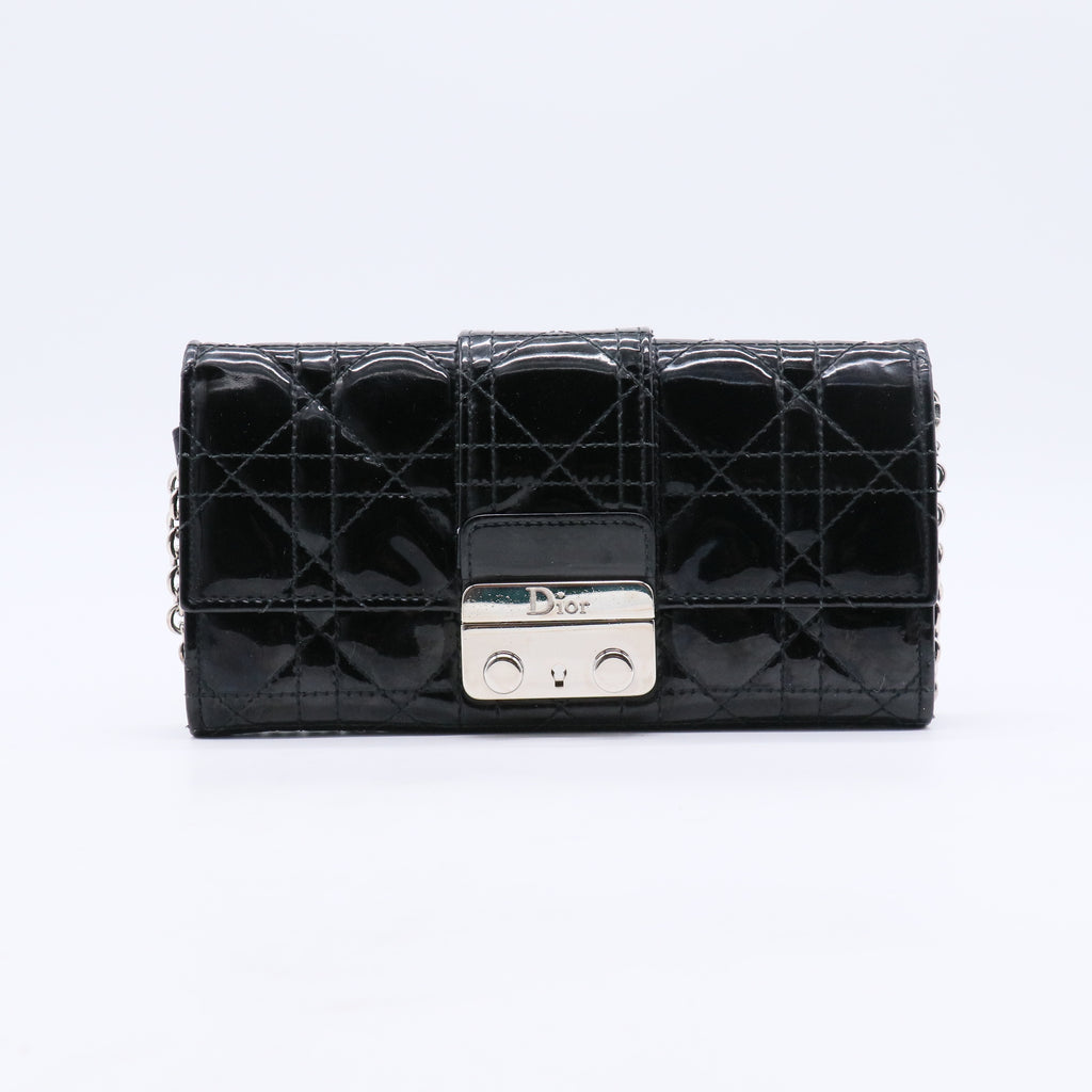 Black Cannage Quilted Patent Leather Wallet-On-Chain Clutch Bag  B20855